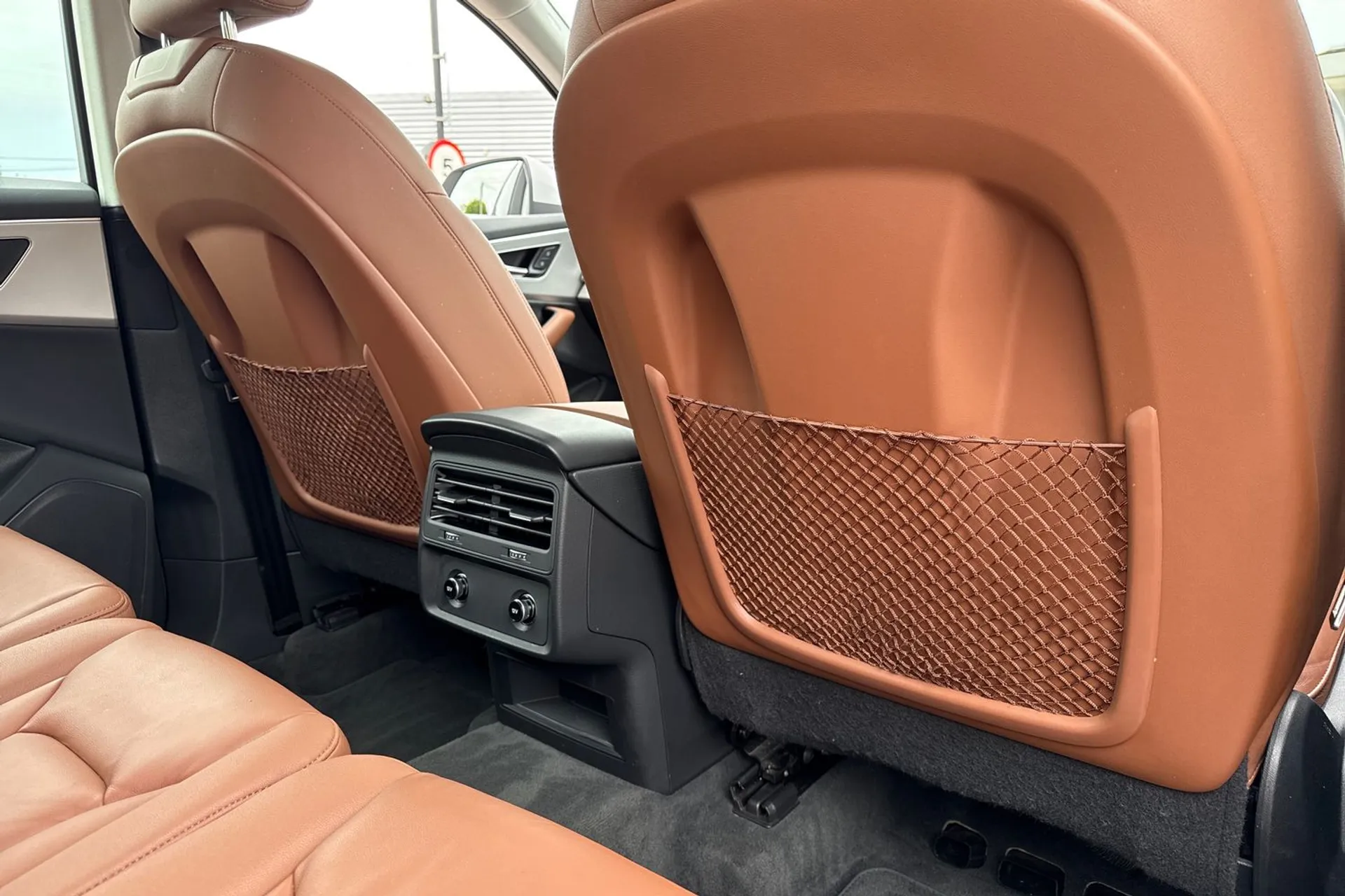 Audi Q7 thumbnail image number 45