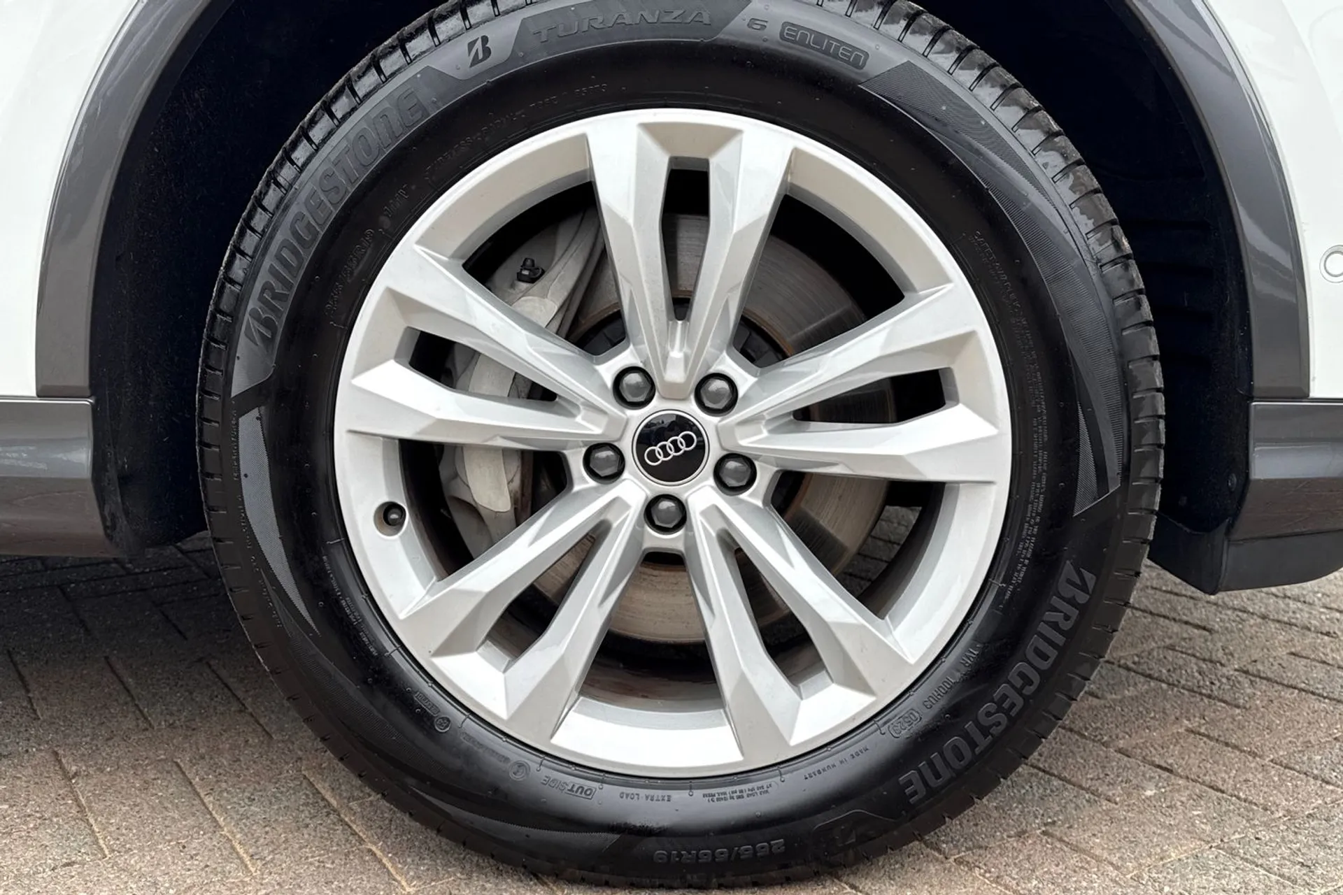 Audi Q7 thumbnail image number 8
