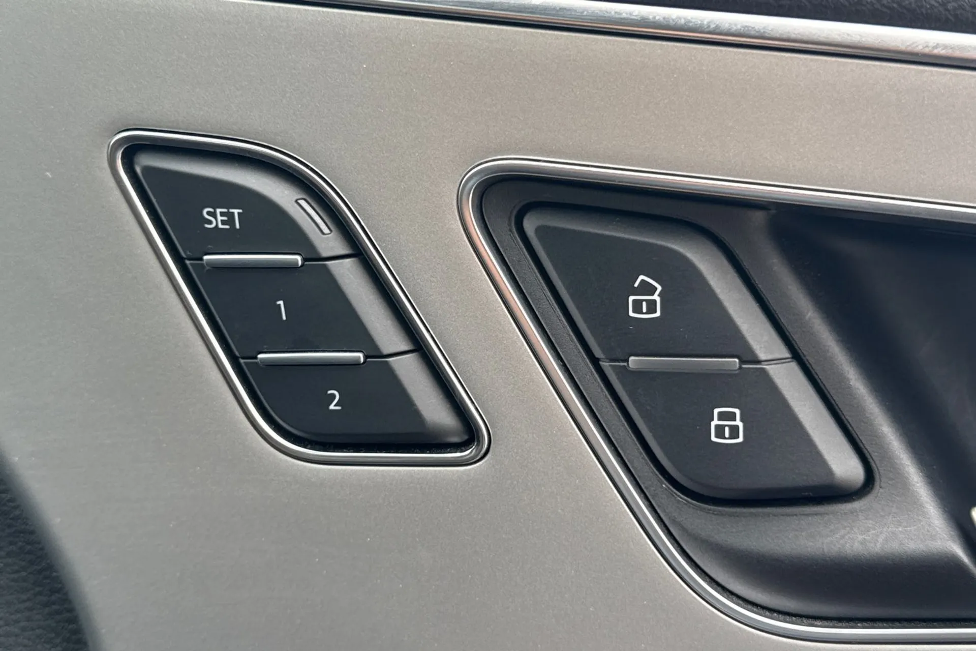 Audi Q7 thumbnail image number 17