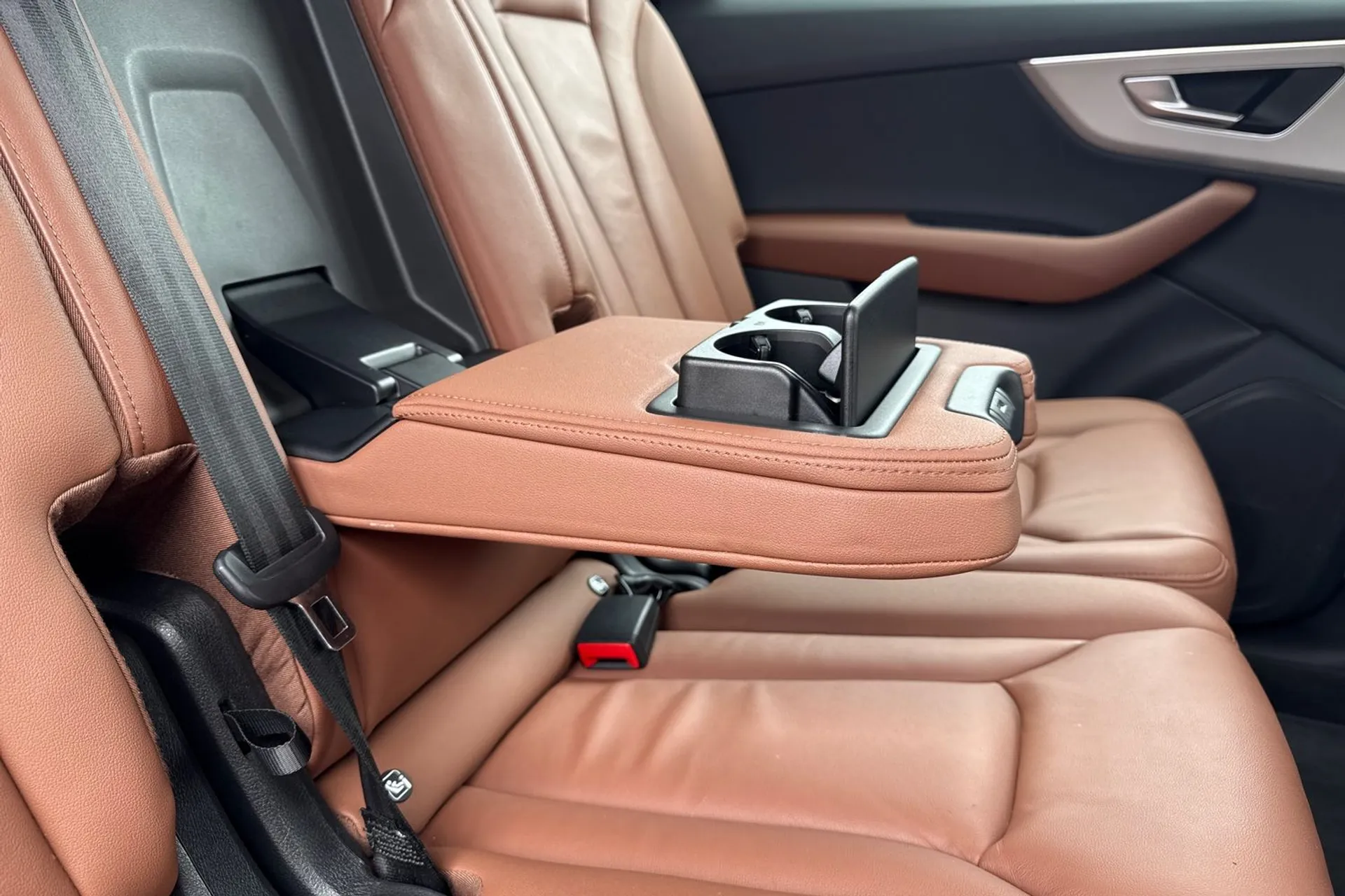 Audi Q7 thumbnail image number 44