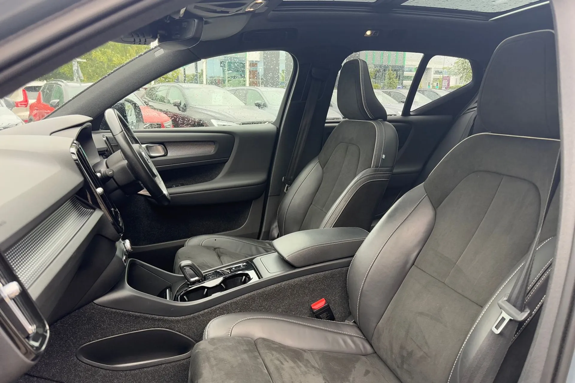 Volvo XC40 thumbnail image number 27