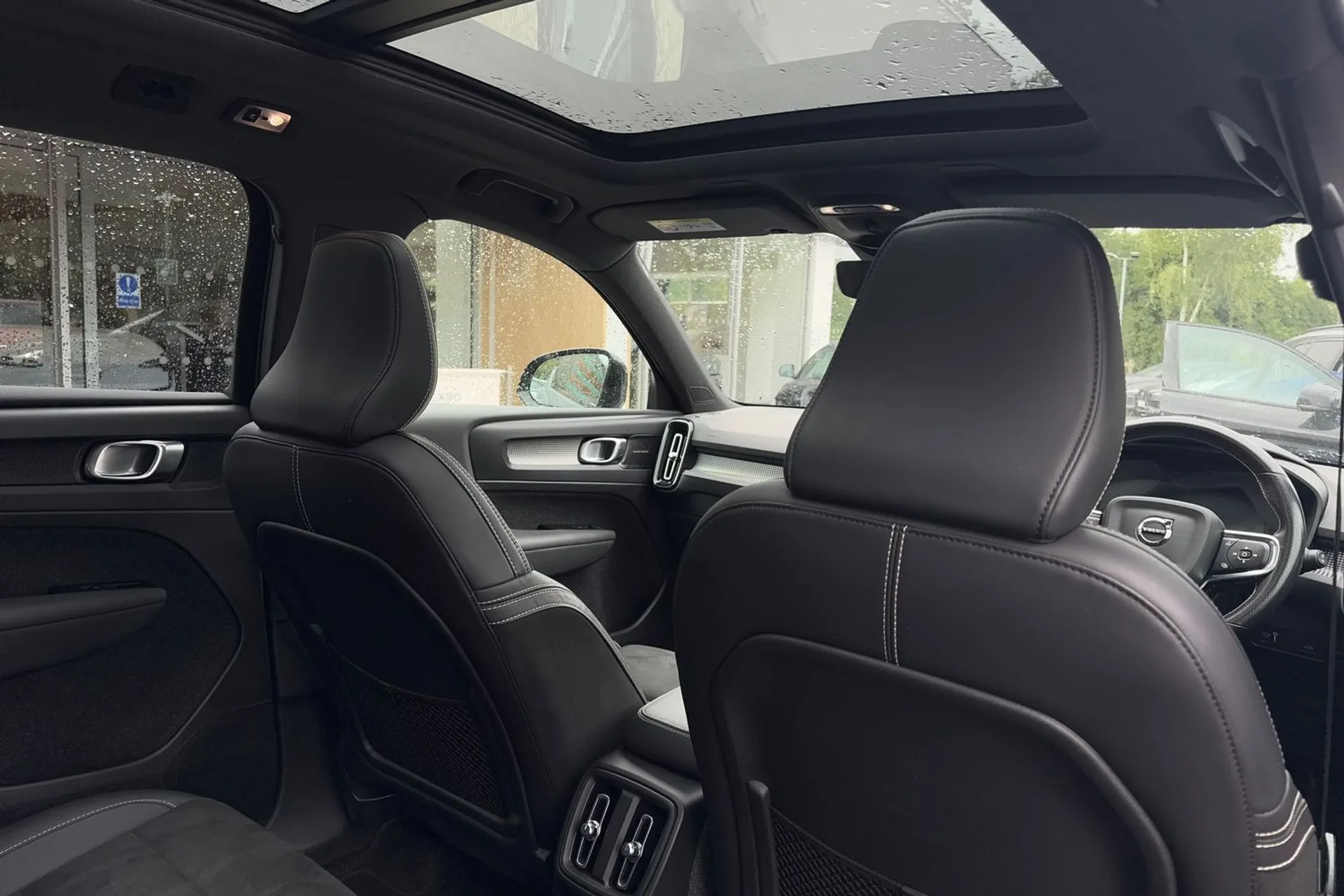 Volvo XC40 thumbnail image number 23