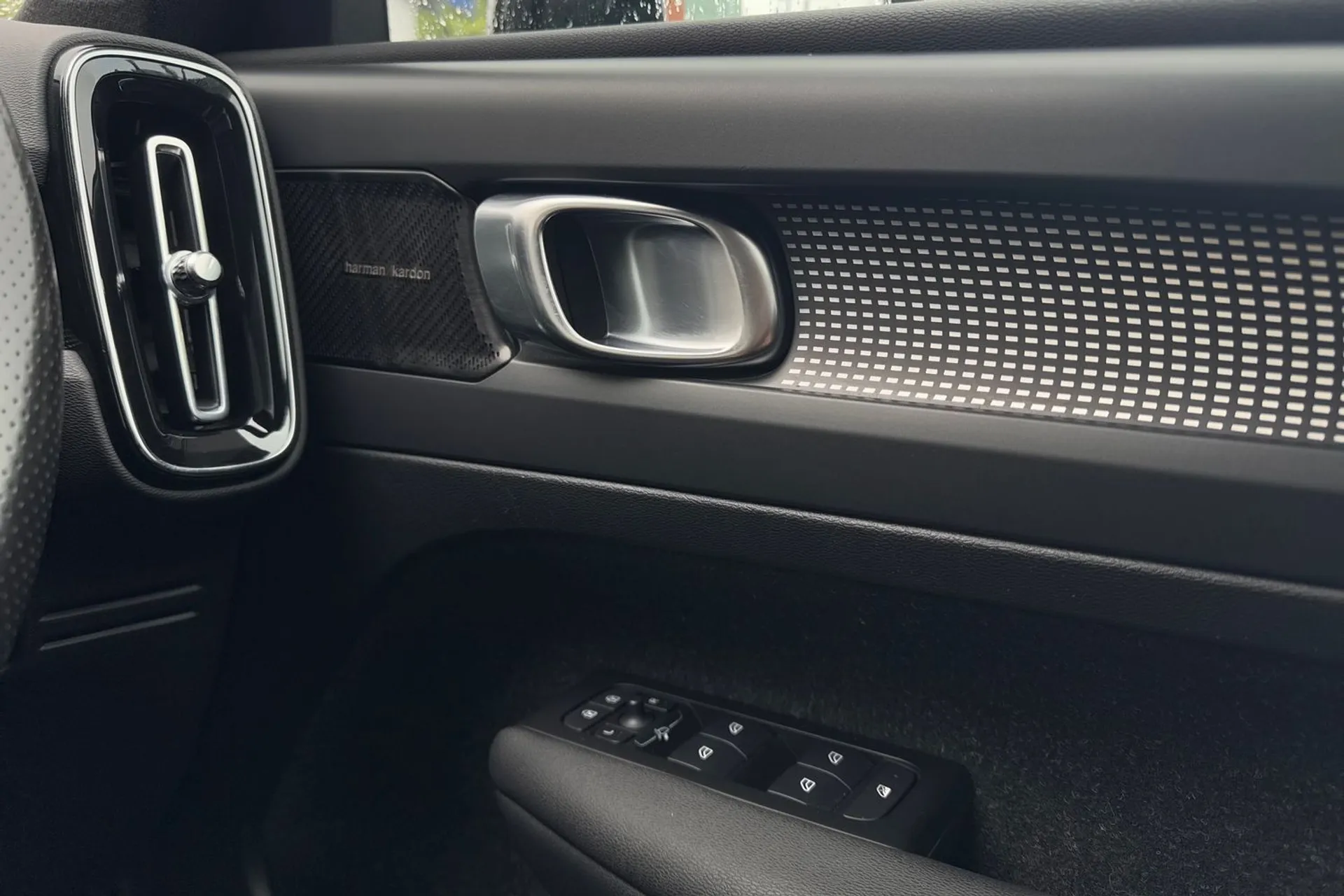 Volvo XC40 thumbnail image number 42