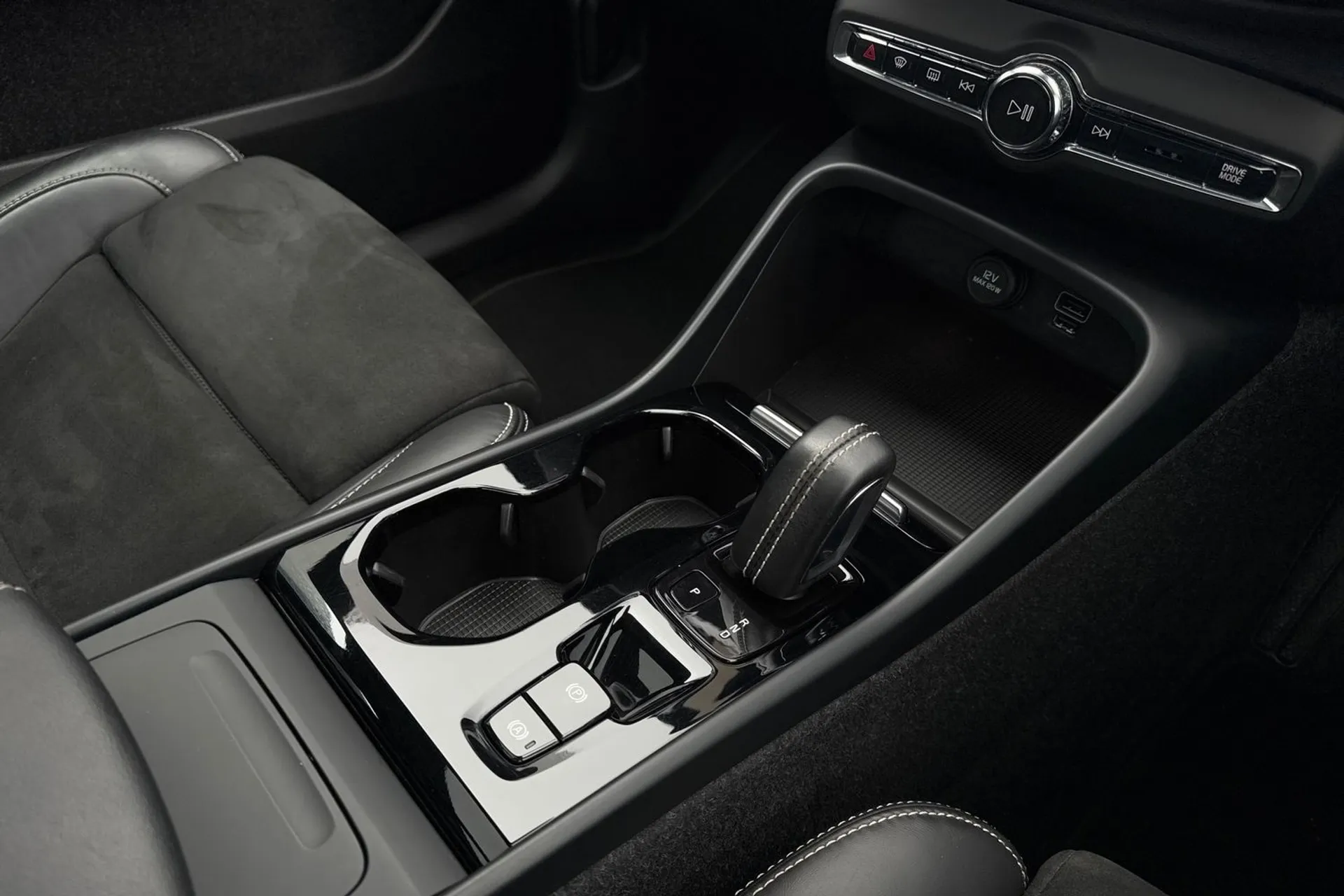 Volvo XC40 thumbnail image number 43