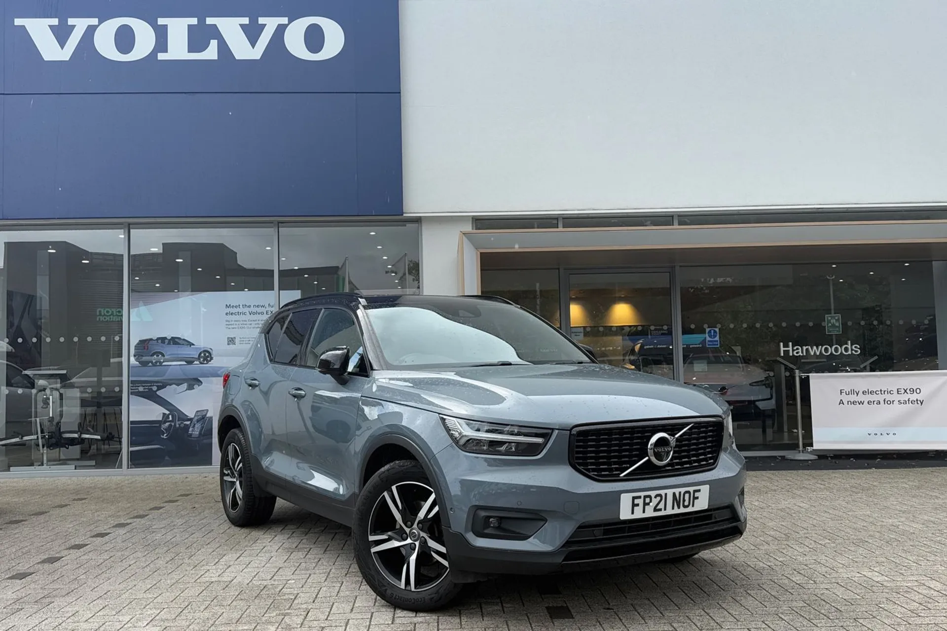 Volvo XC40 focused image