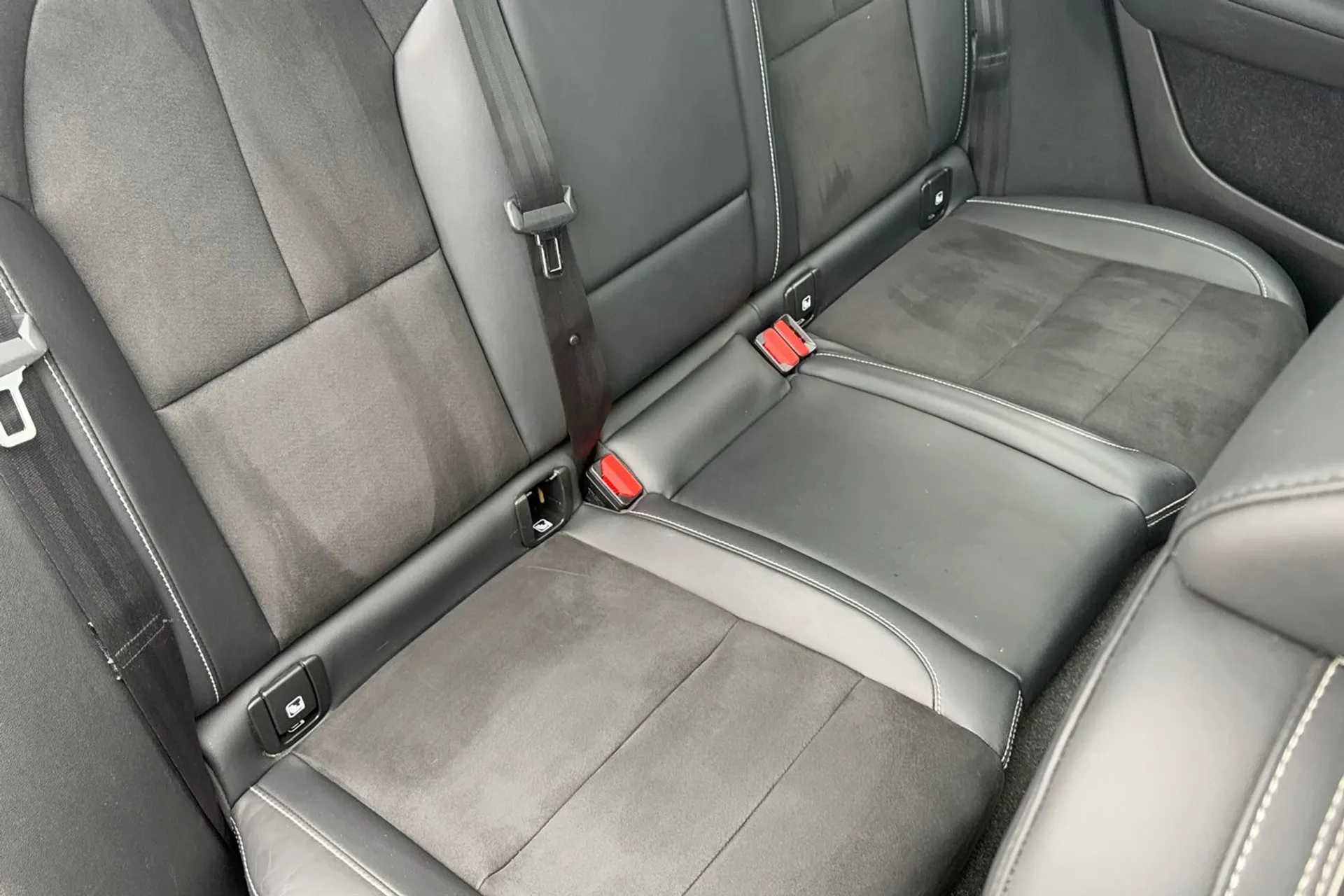 Volvo XC40 thumbnail image number 24