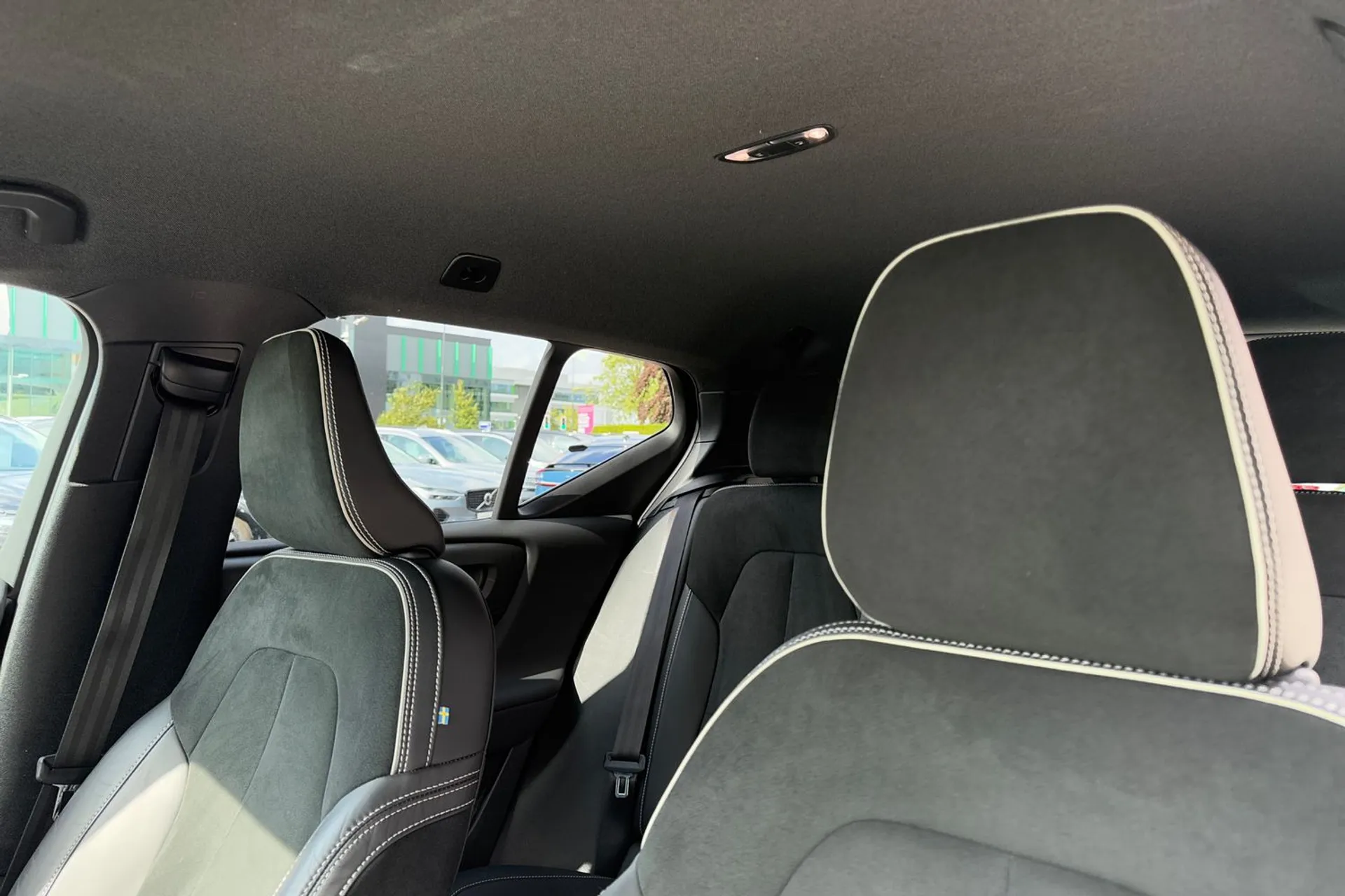 Volvo XC40 thumbnail image number 28