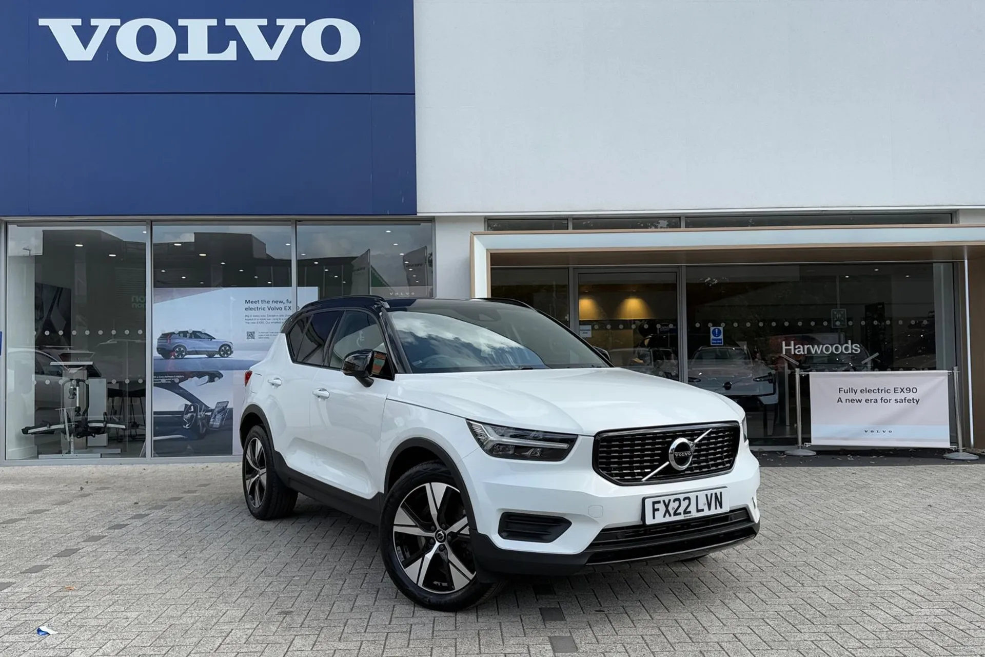 Volvo XC40 focused image