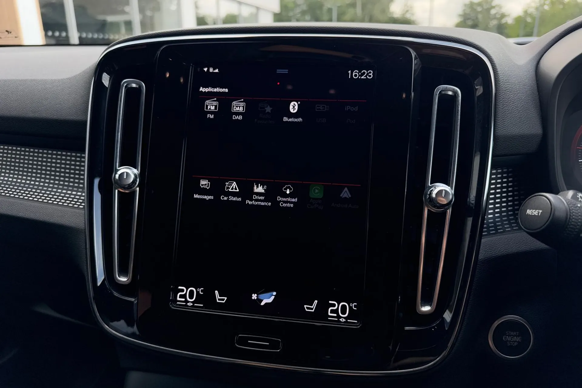 Volvo XC40 thumbnail image number 40