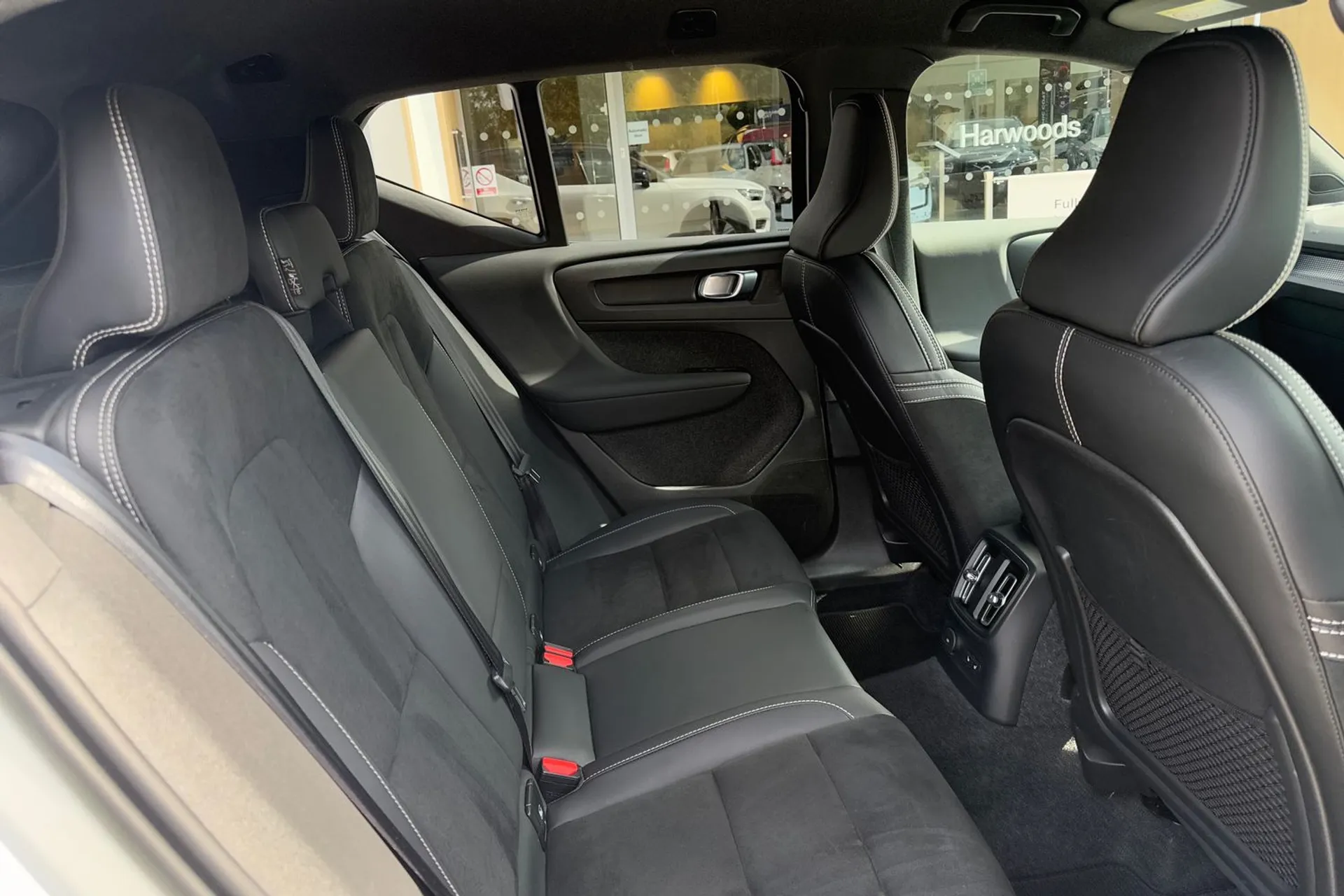 Volvo XC40 thumbnail image number 22