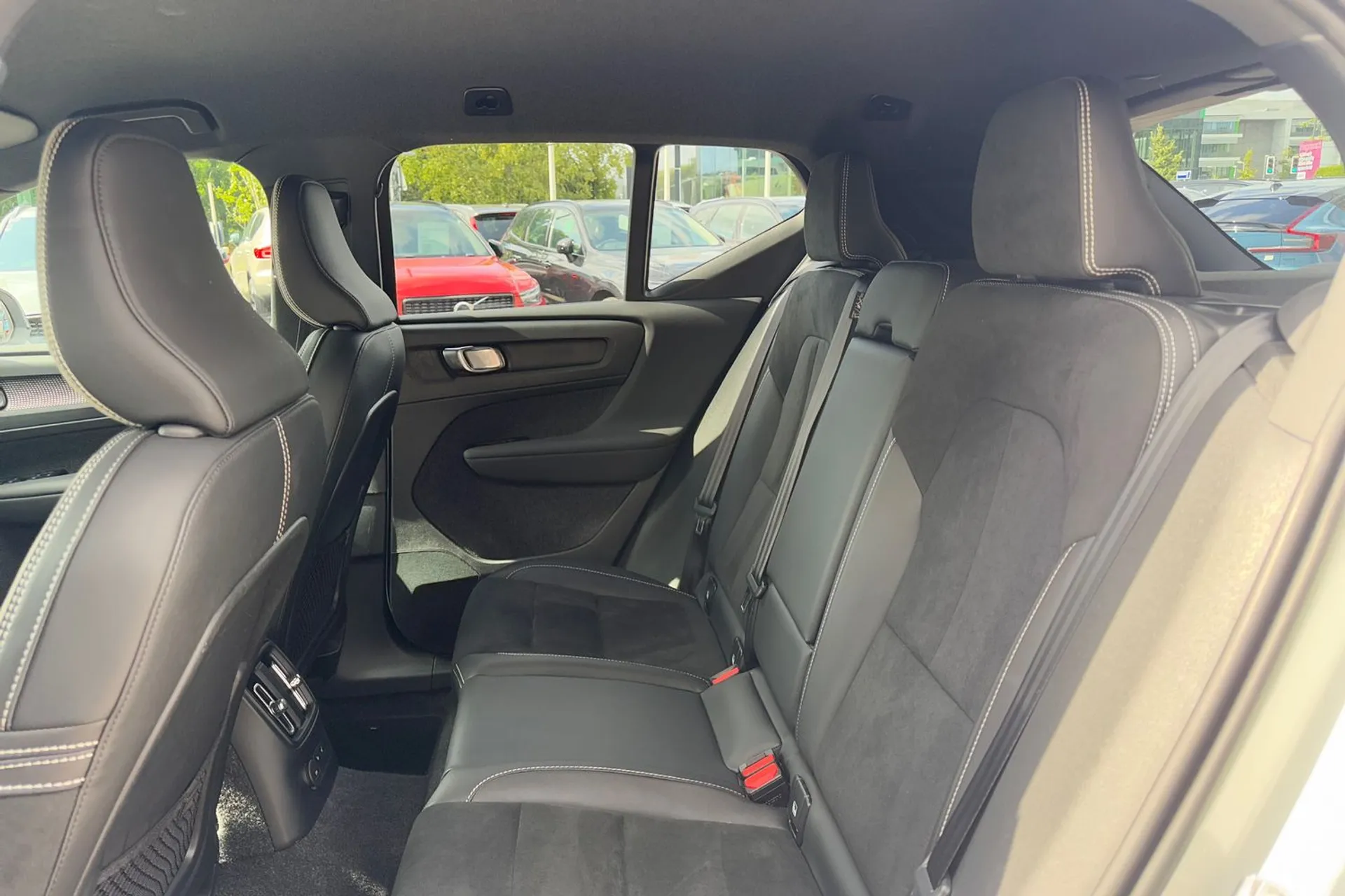 Volvo XC40 thumbnail image number 29