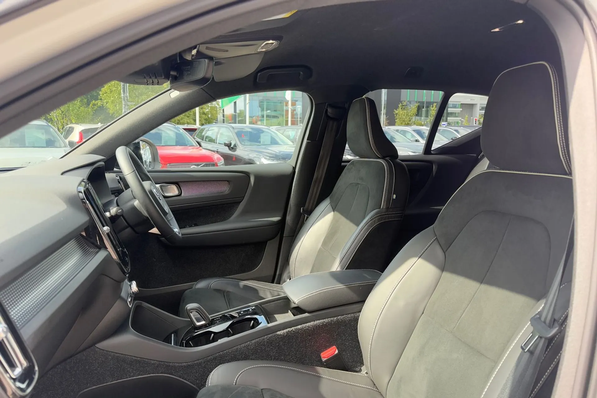 Volvo XC40 thumbnail image number 27