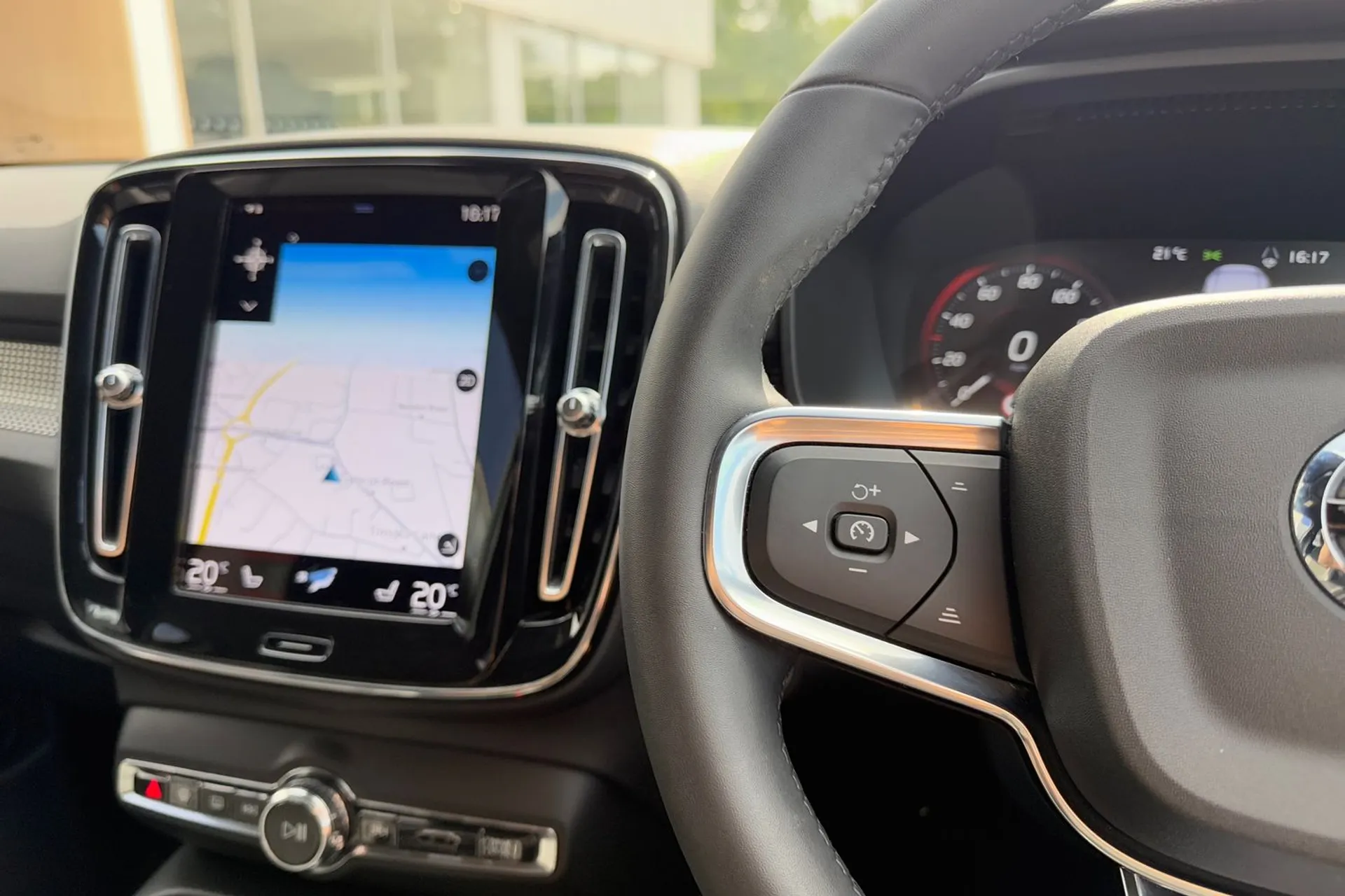 Volvo XC40 thumbnail image number 35