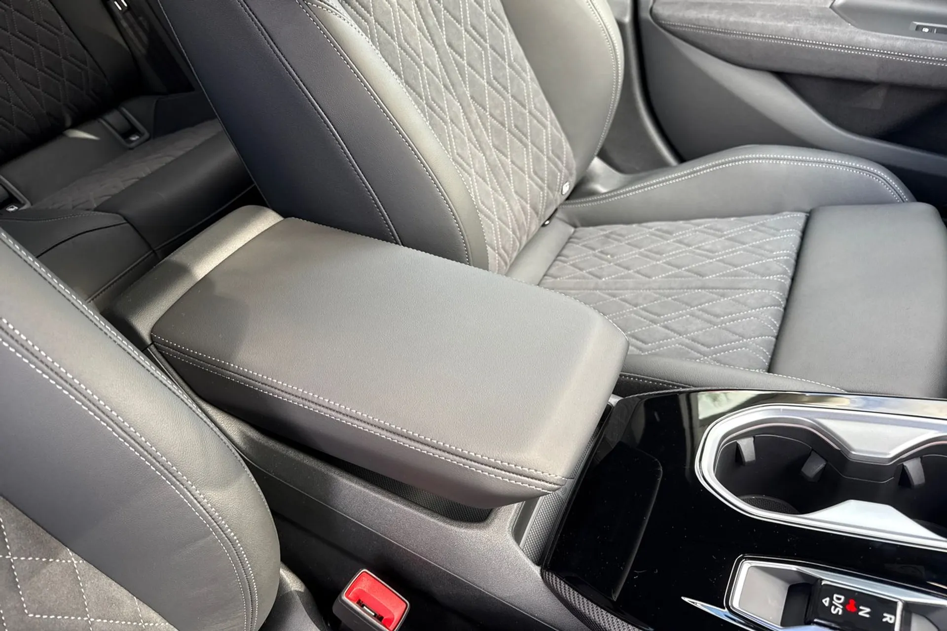 Audi A6 thumbnail image number 40