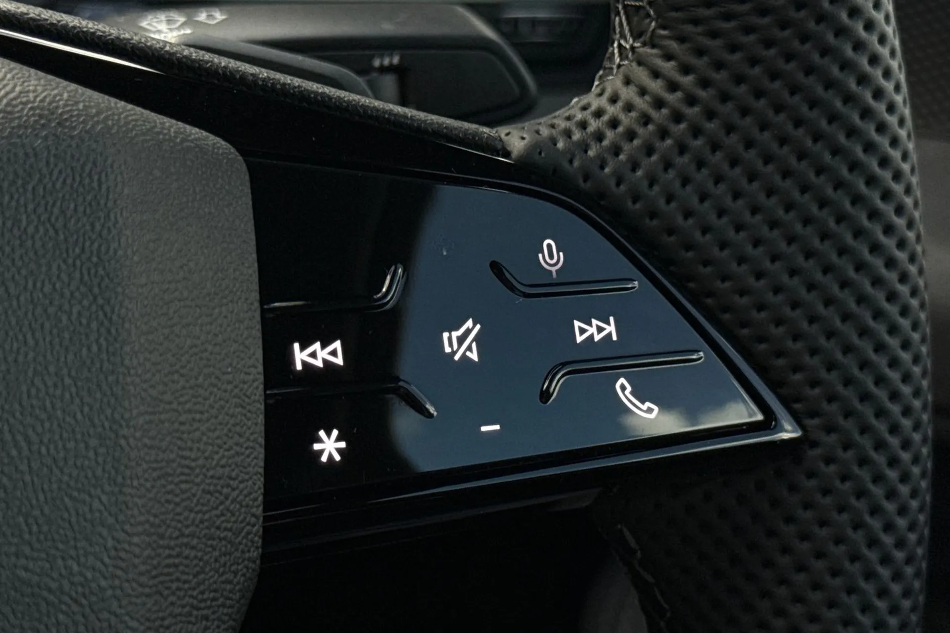 Audi A6 thumbnail image number 37