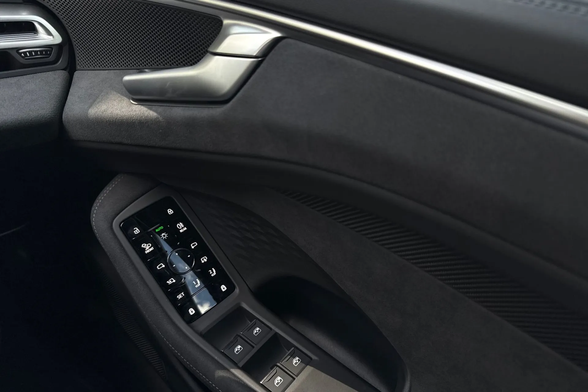 Audi A6 thumbnail image number 39