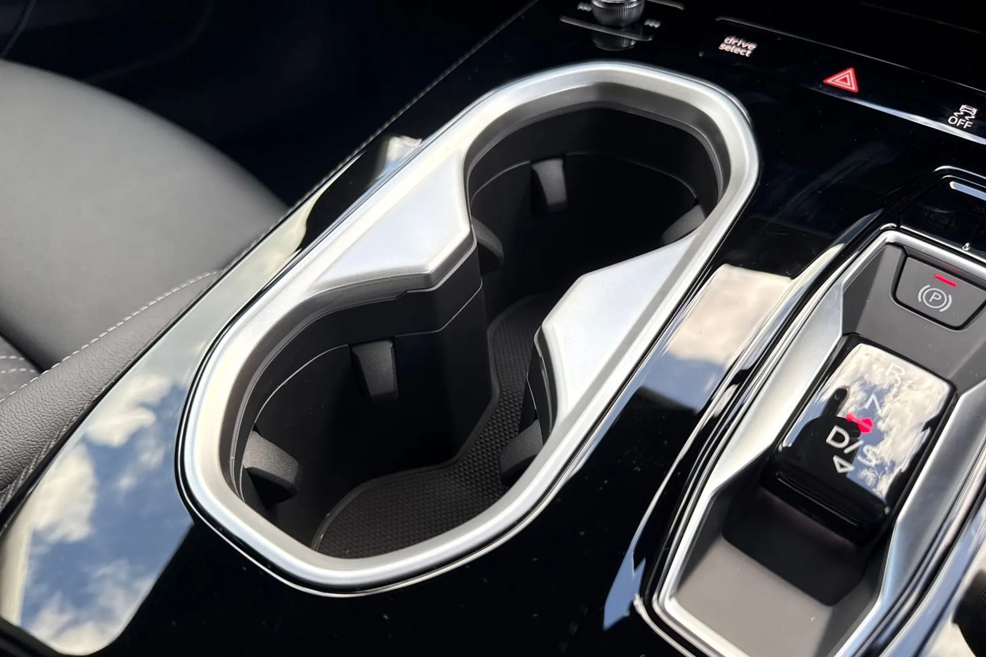 Audi A6 thumbnail image number 43