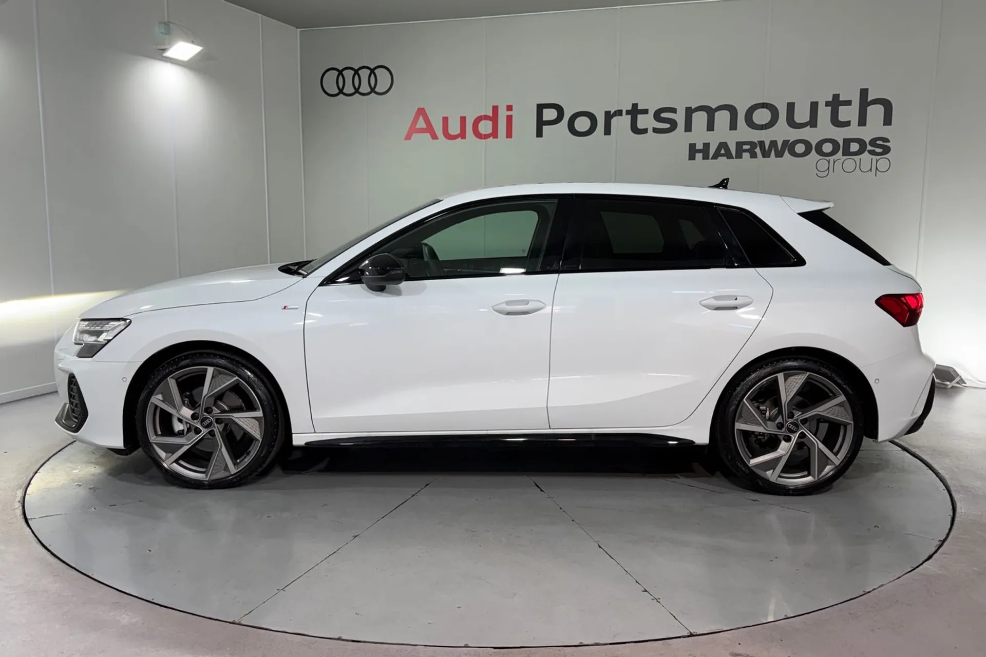 Audi A3 thumbnail image number 11