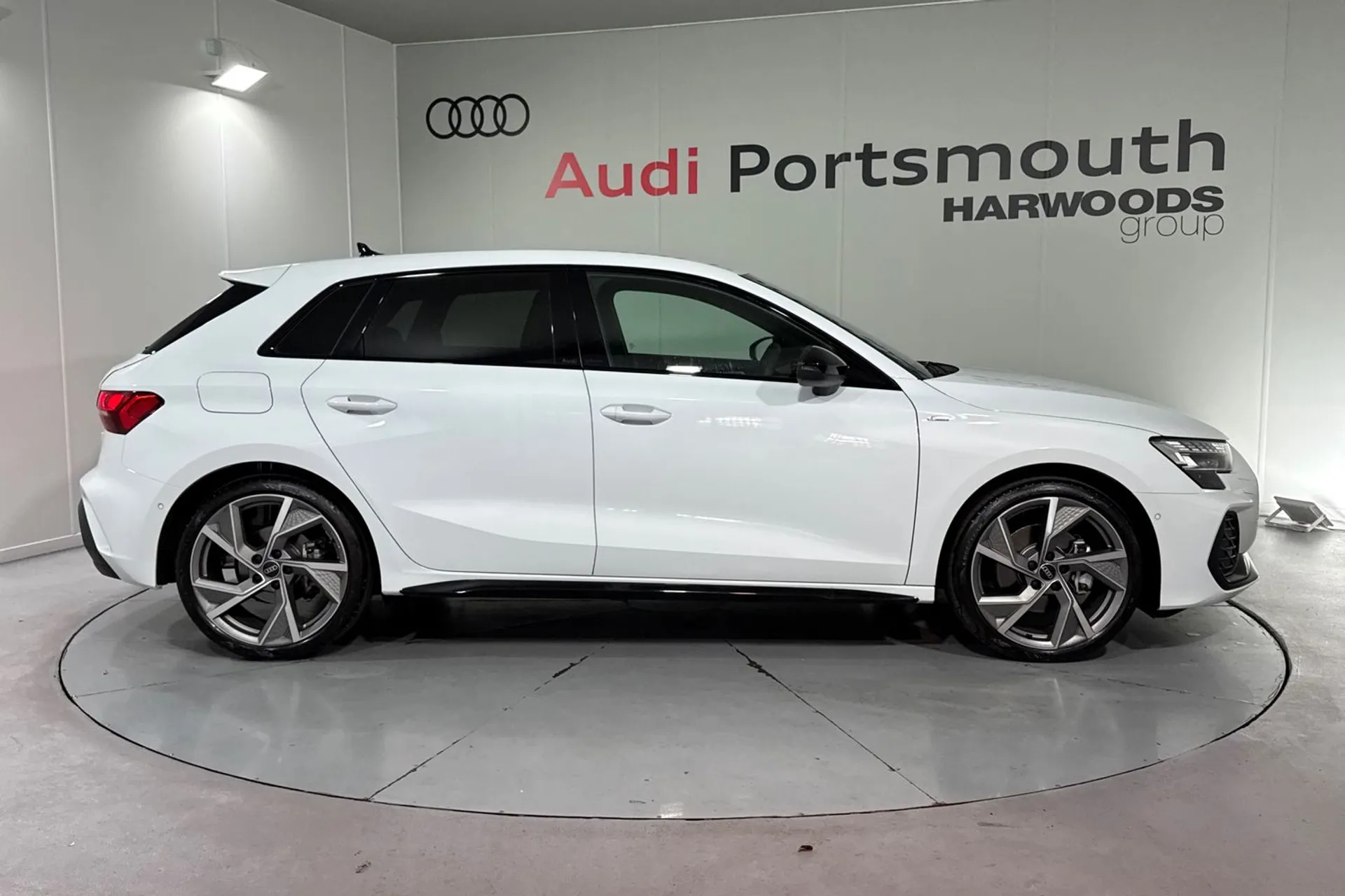 Audi A3 thumbnail image number 2