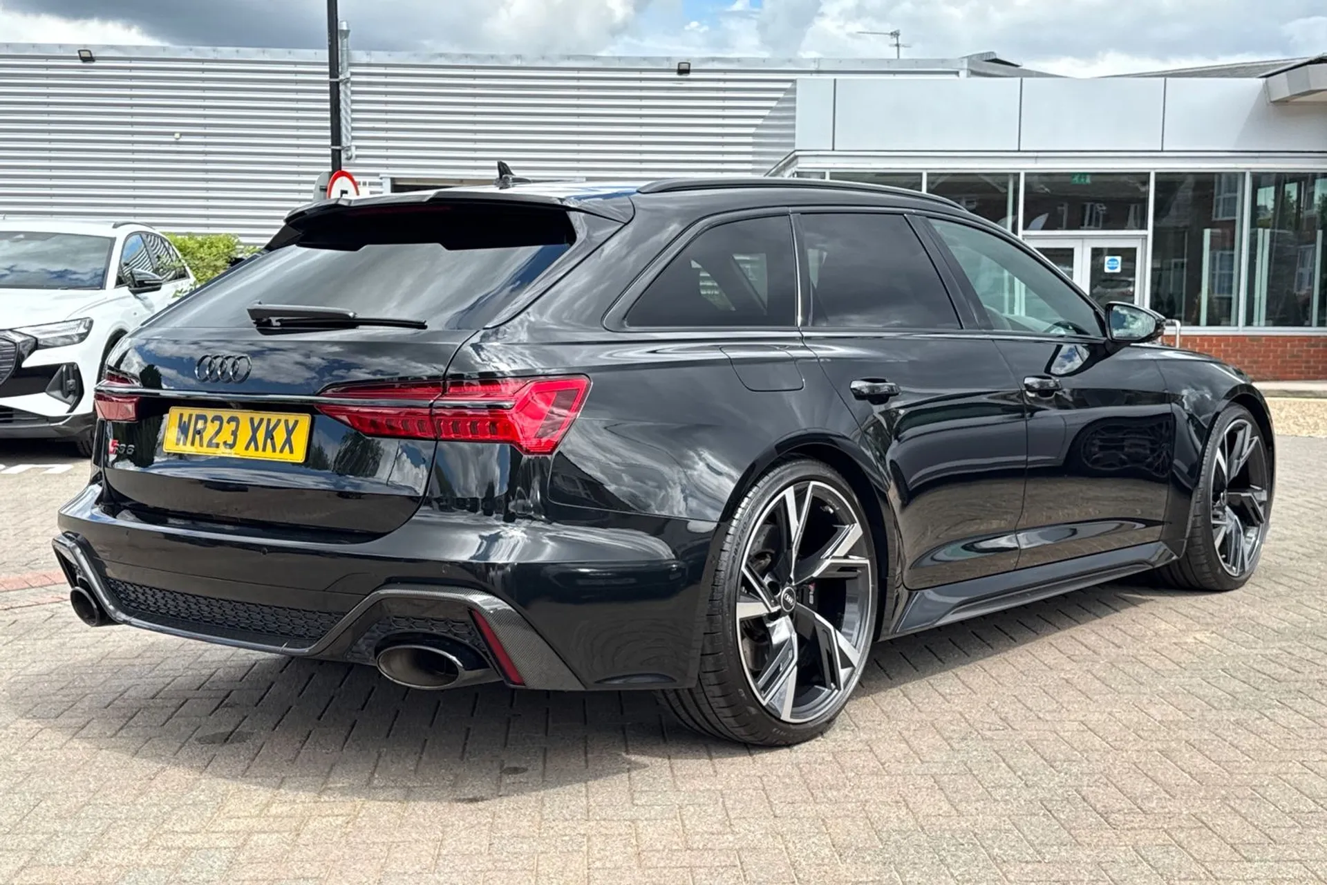 Audi RS6 thumbnail image number 4