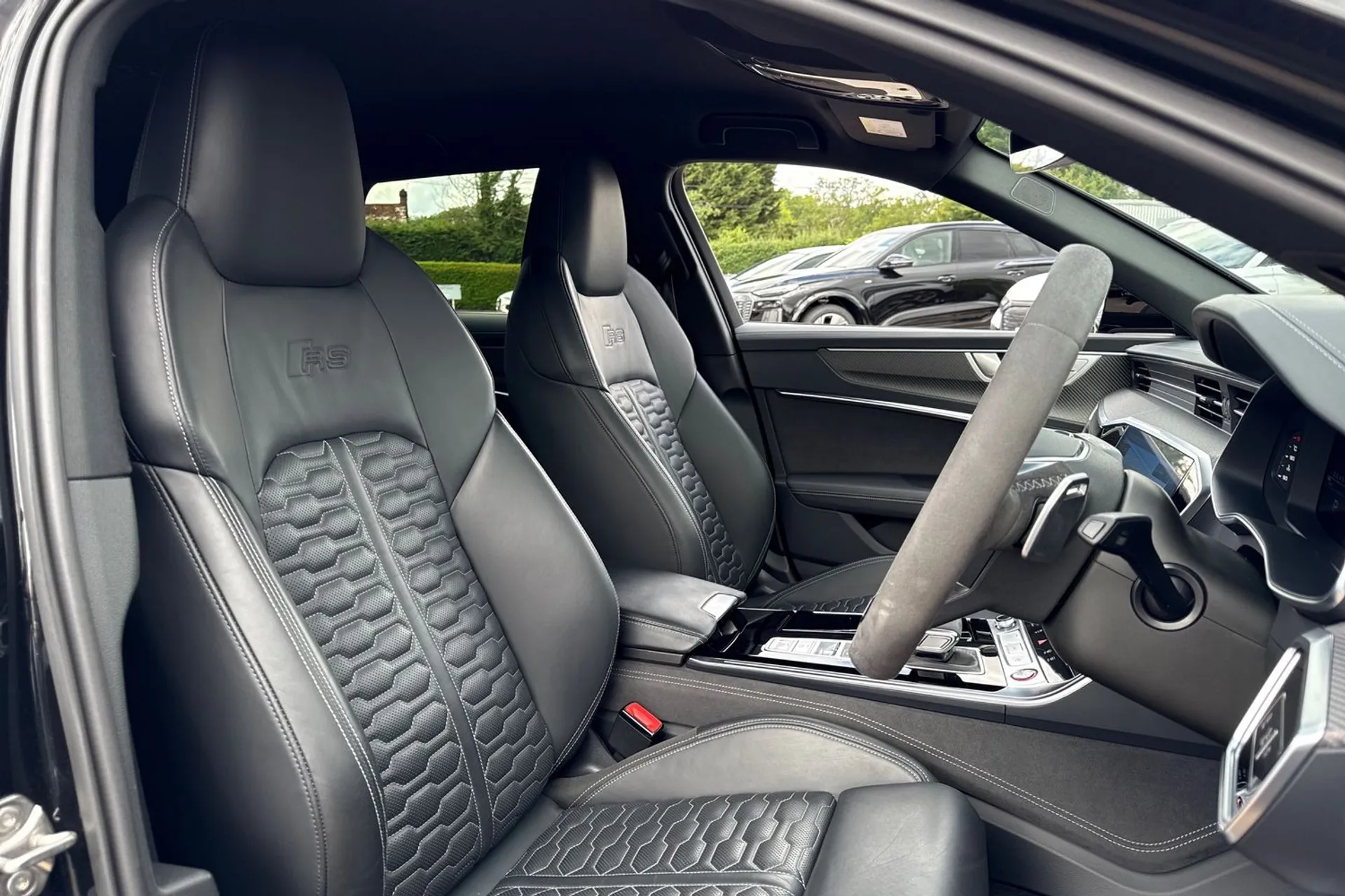 Audi RS6 thumbnail image number 30