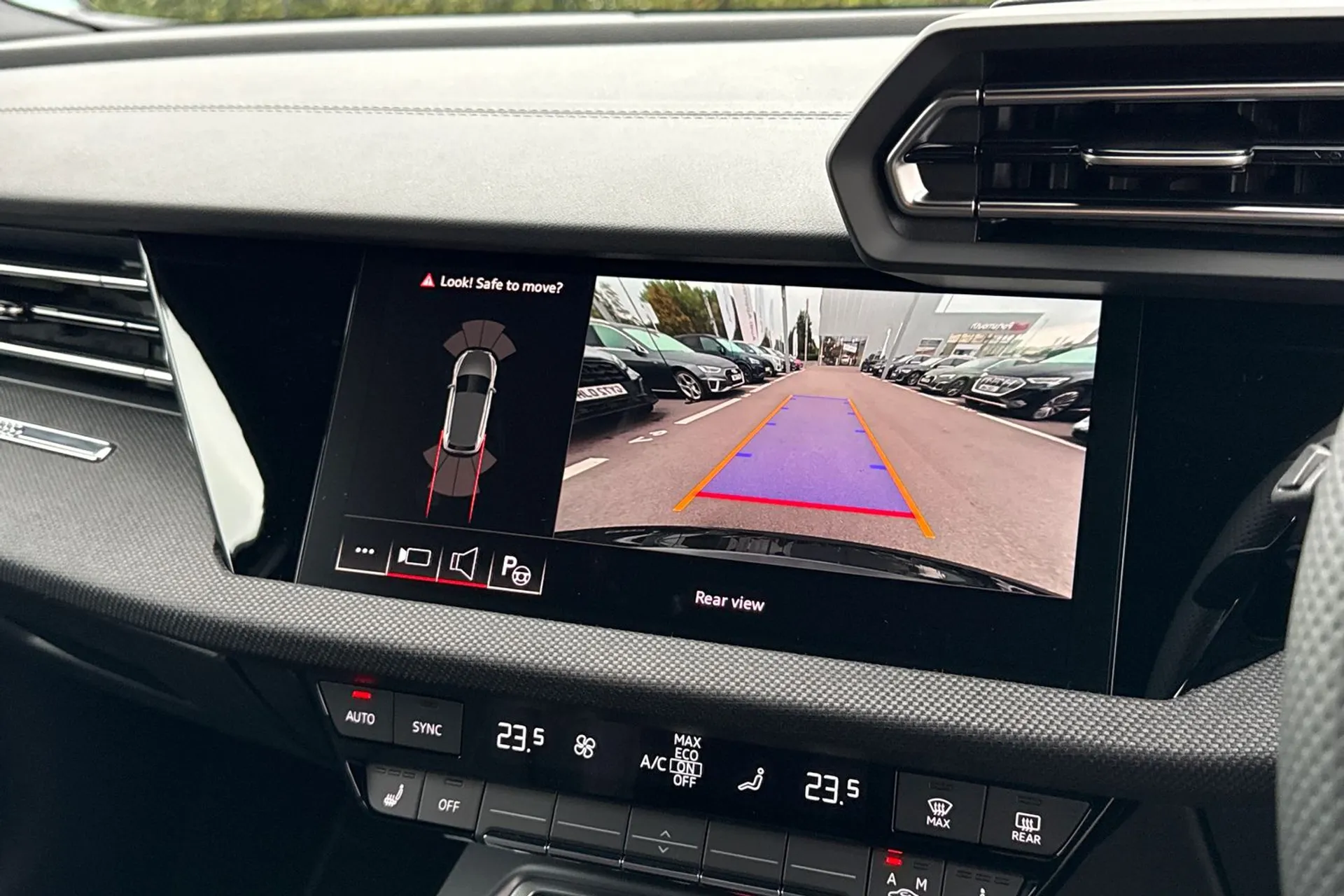 Audi A3 thumbnail image number 32