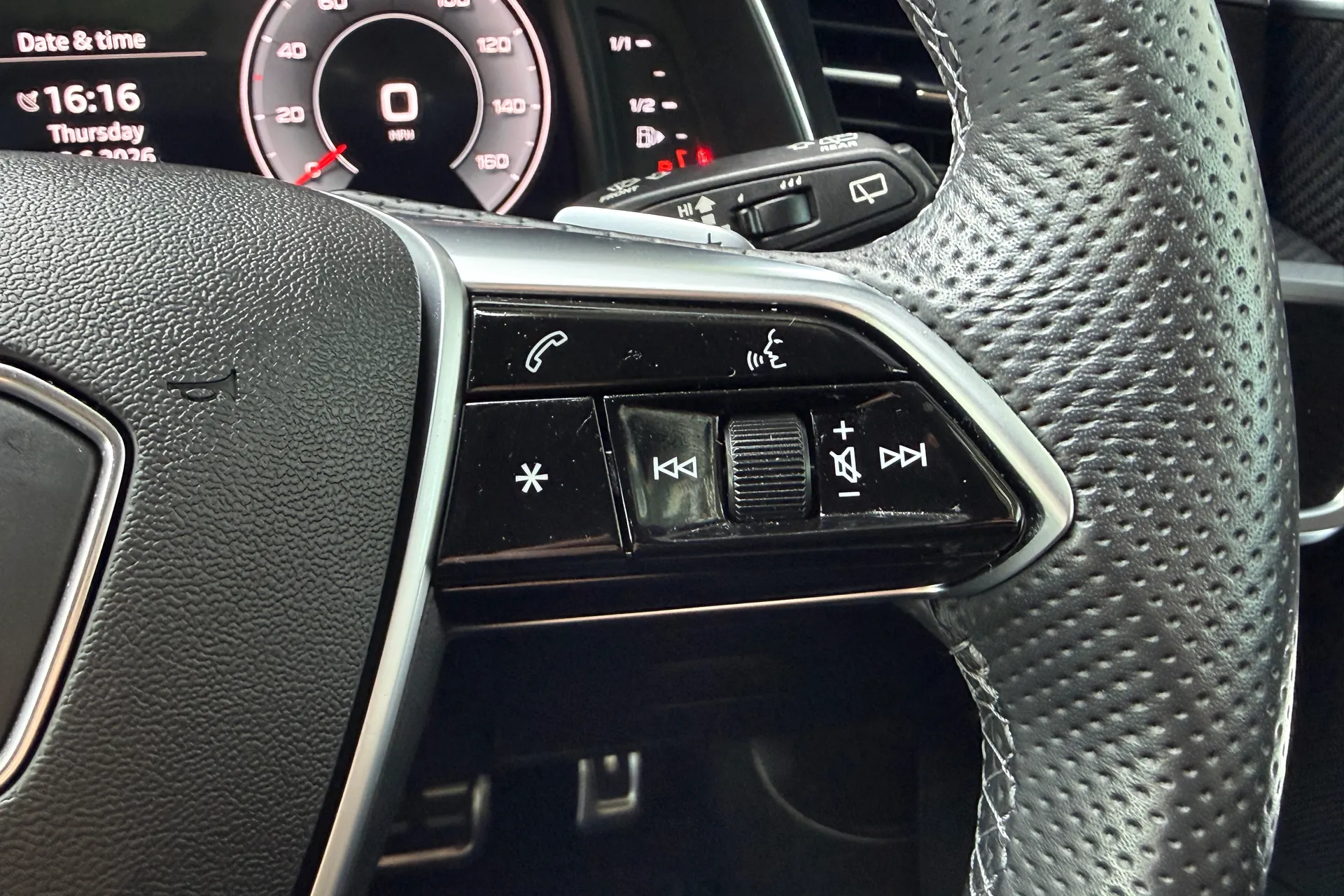 Audi A6 thumbnail image number 11