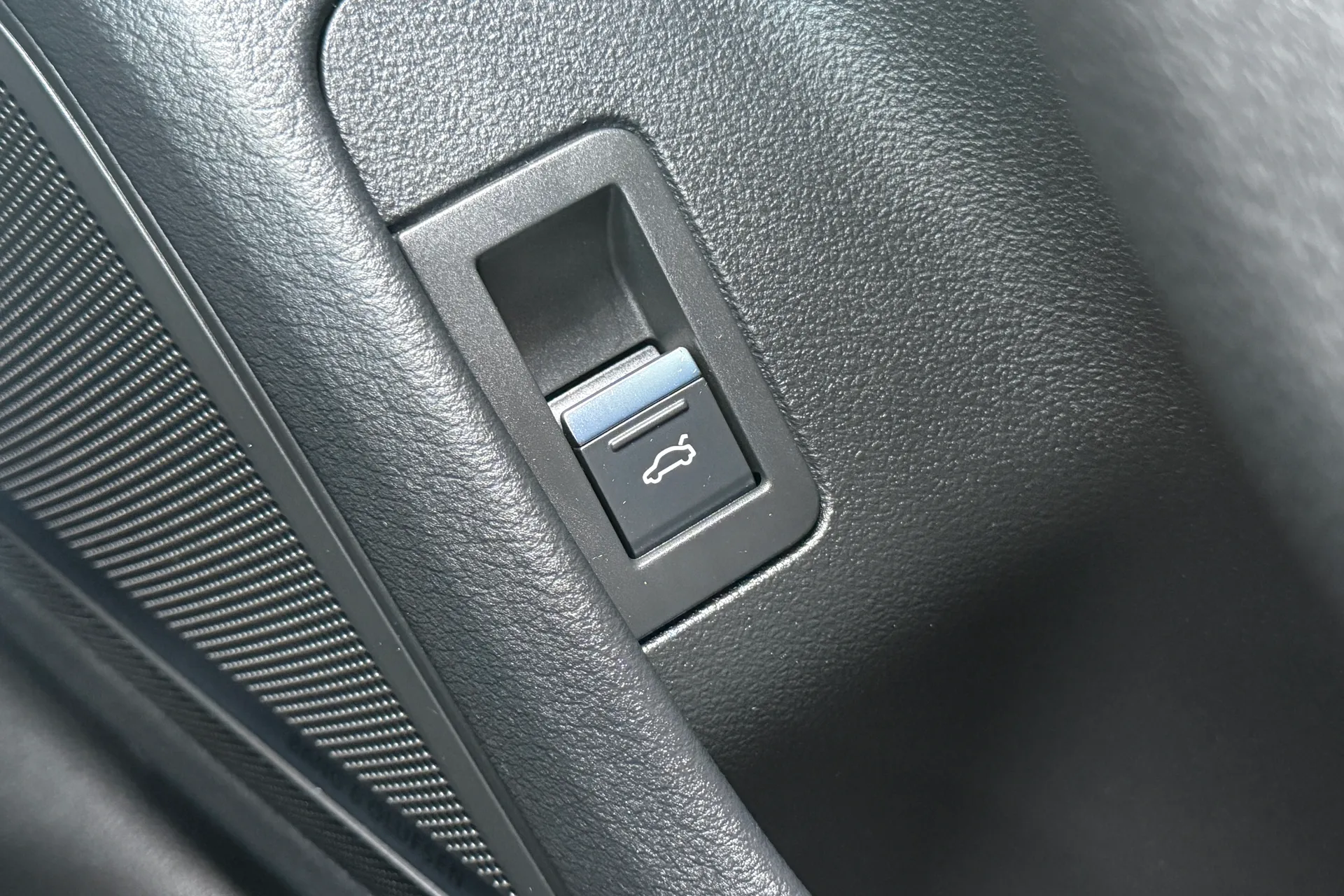 Audi A6 thumbnail image number 19