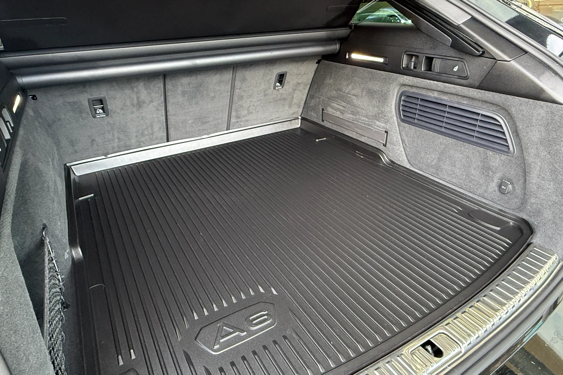 Audi A6 thumbnail image number 51
