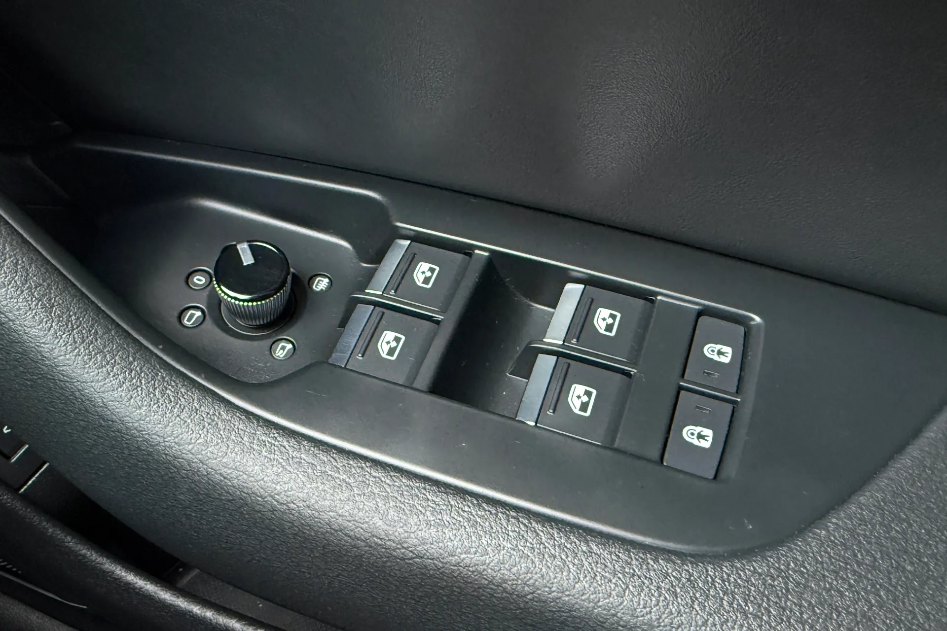 Audi A6 thumbnail image number 17