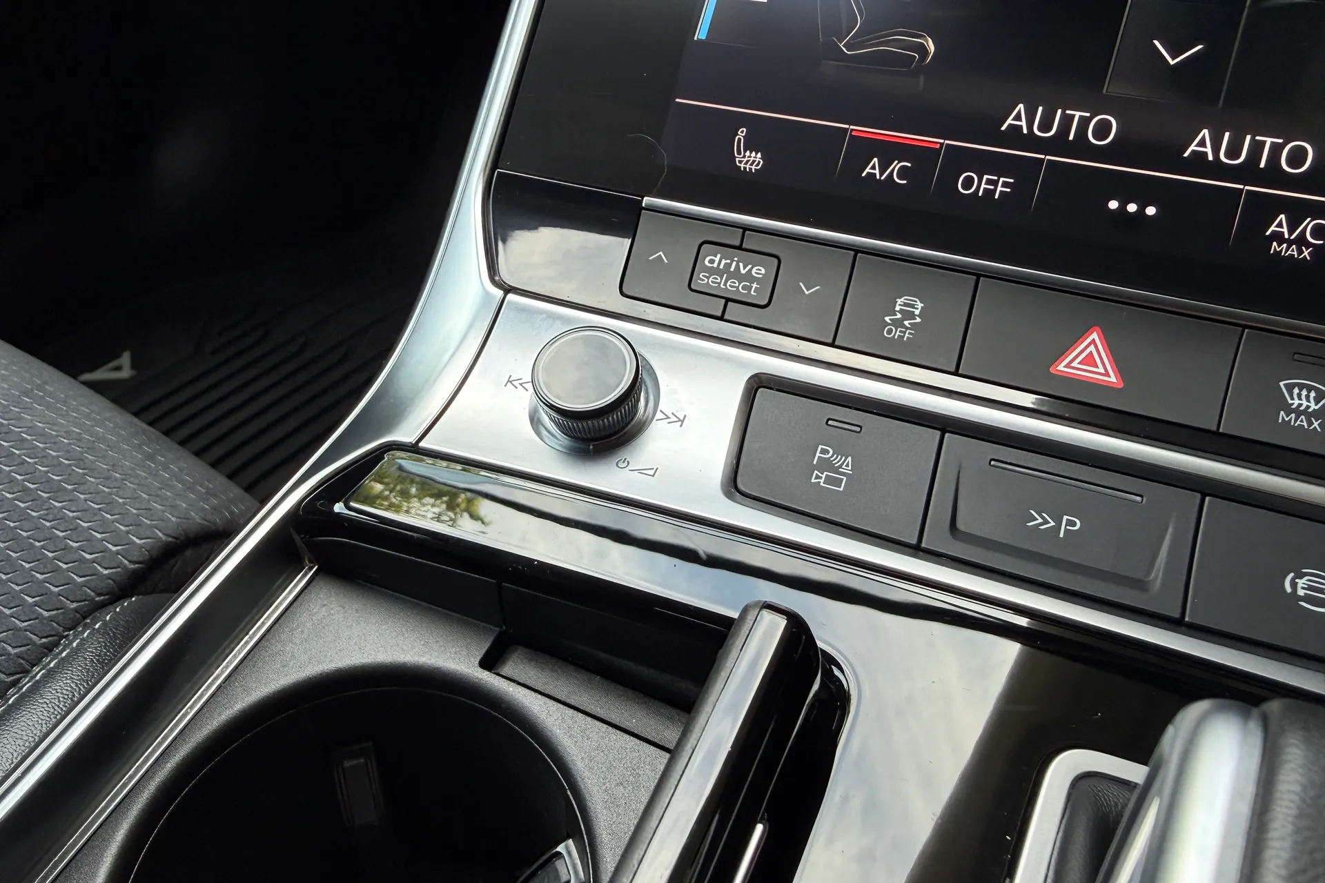 Audi A6 thumbnail image number 28