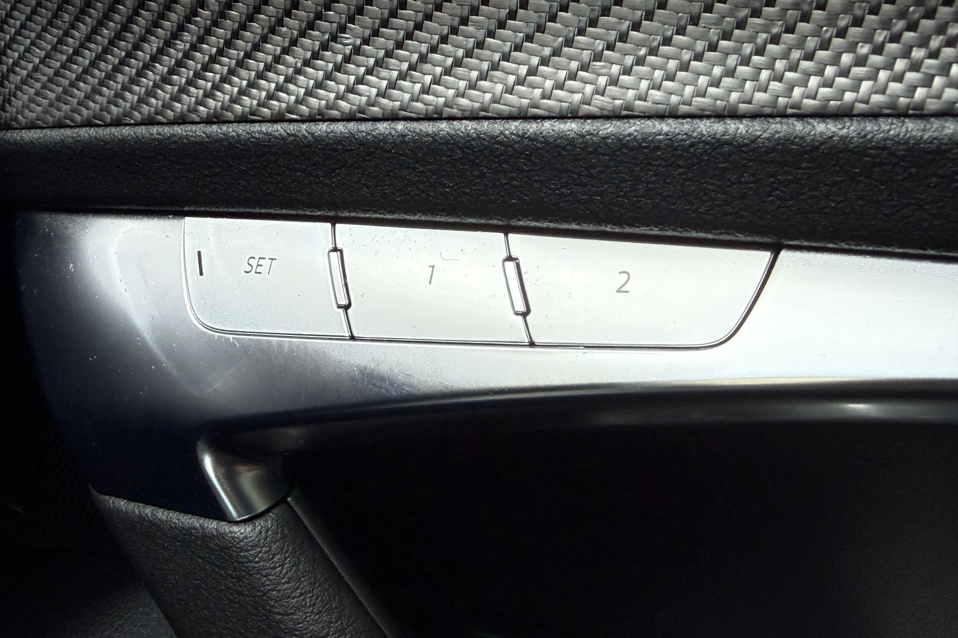 Audi A6 thumbnail image number 20