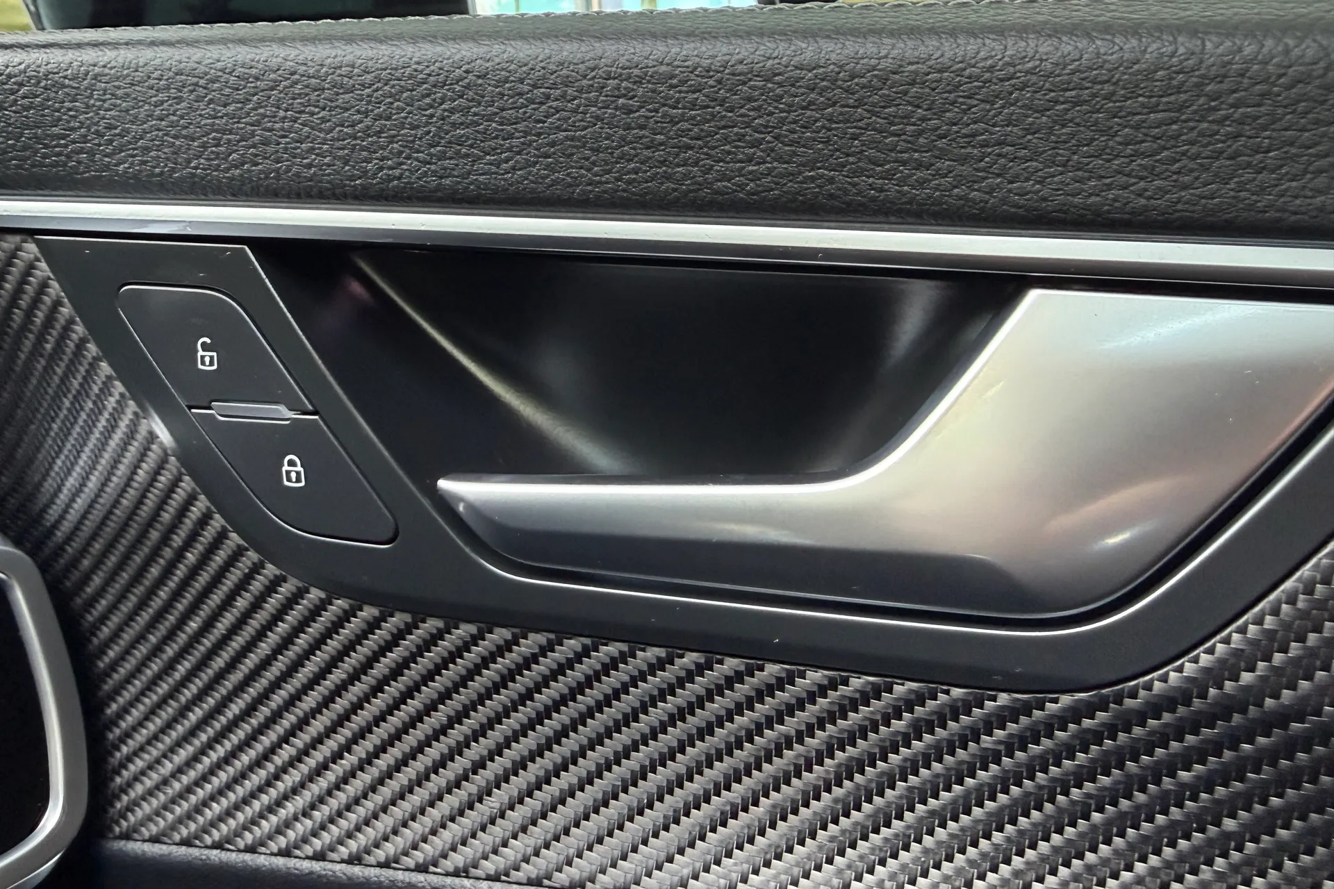 Audi A6 thumbnail image number 16