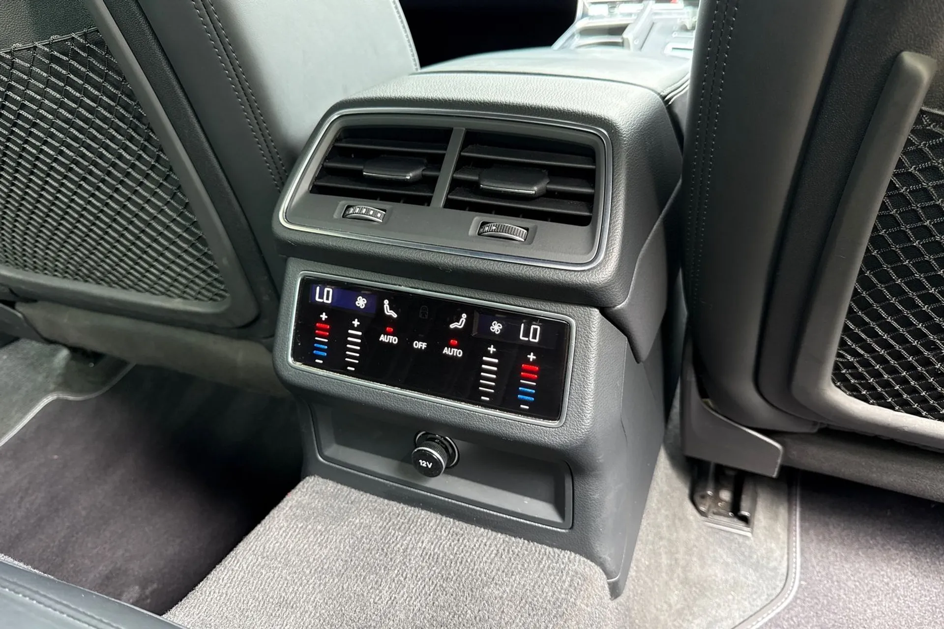 Audi A6 thumbnail image number 46