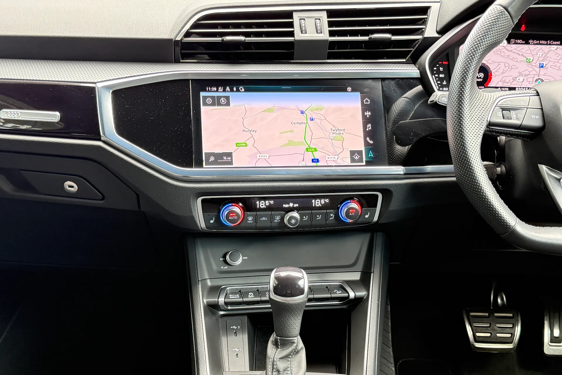 Audi Q3 thumbnail image number 38