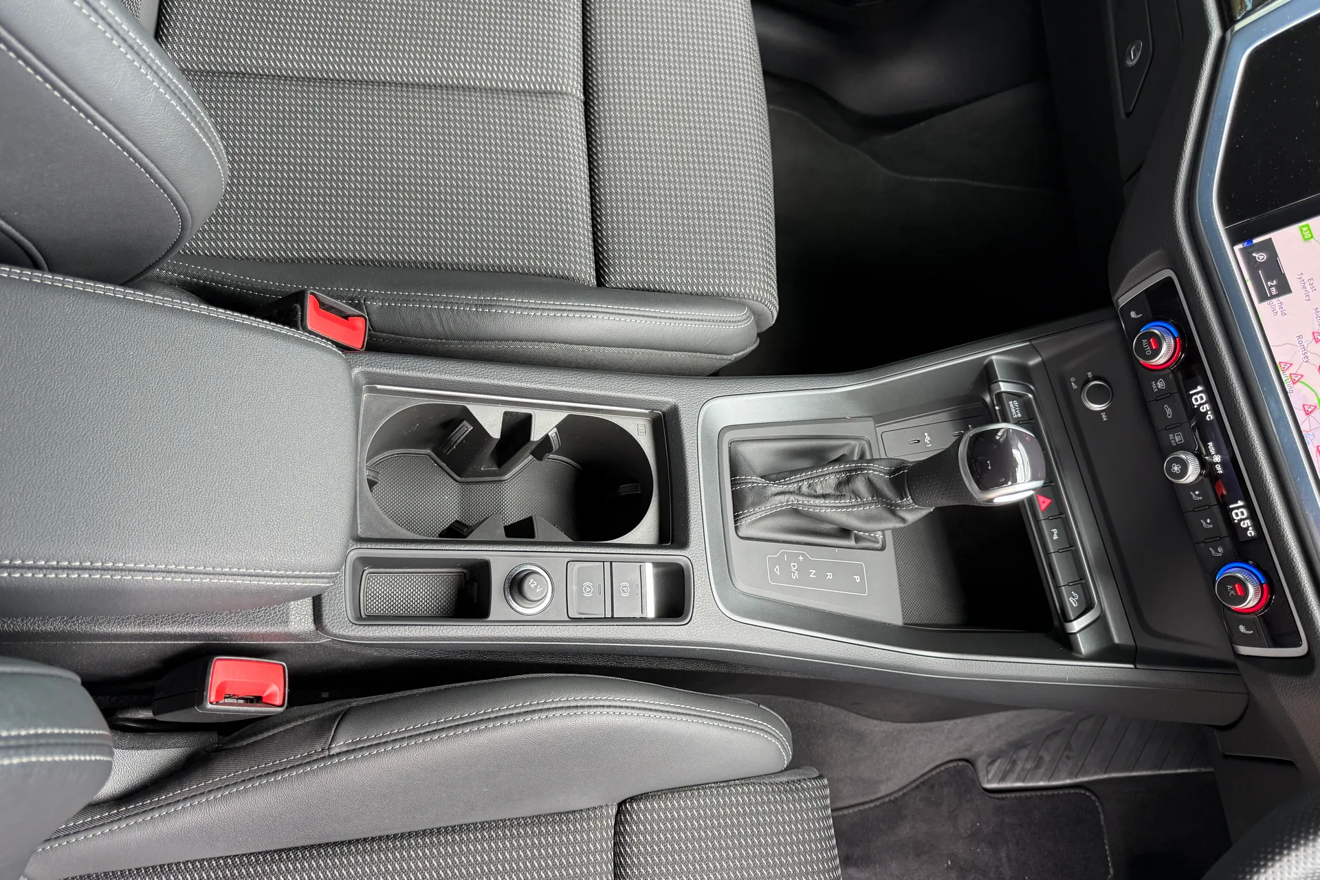 Audi Q3 thumbnail image number 50