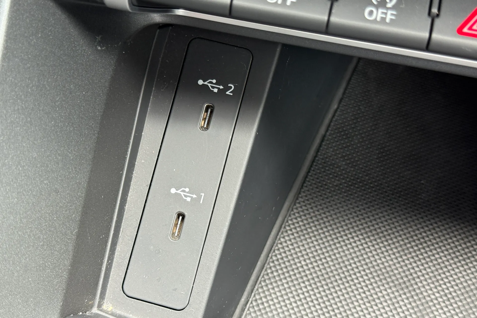 Audi Q3 thumbnail image number 45