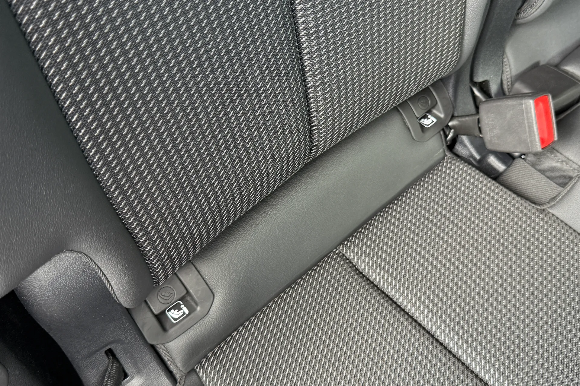 Audi Q3 thumbnail image number 25