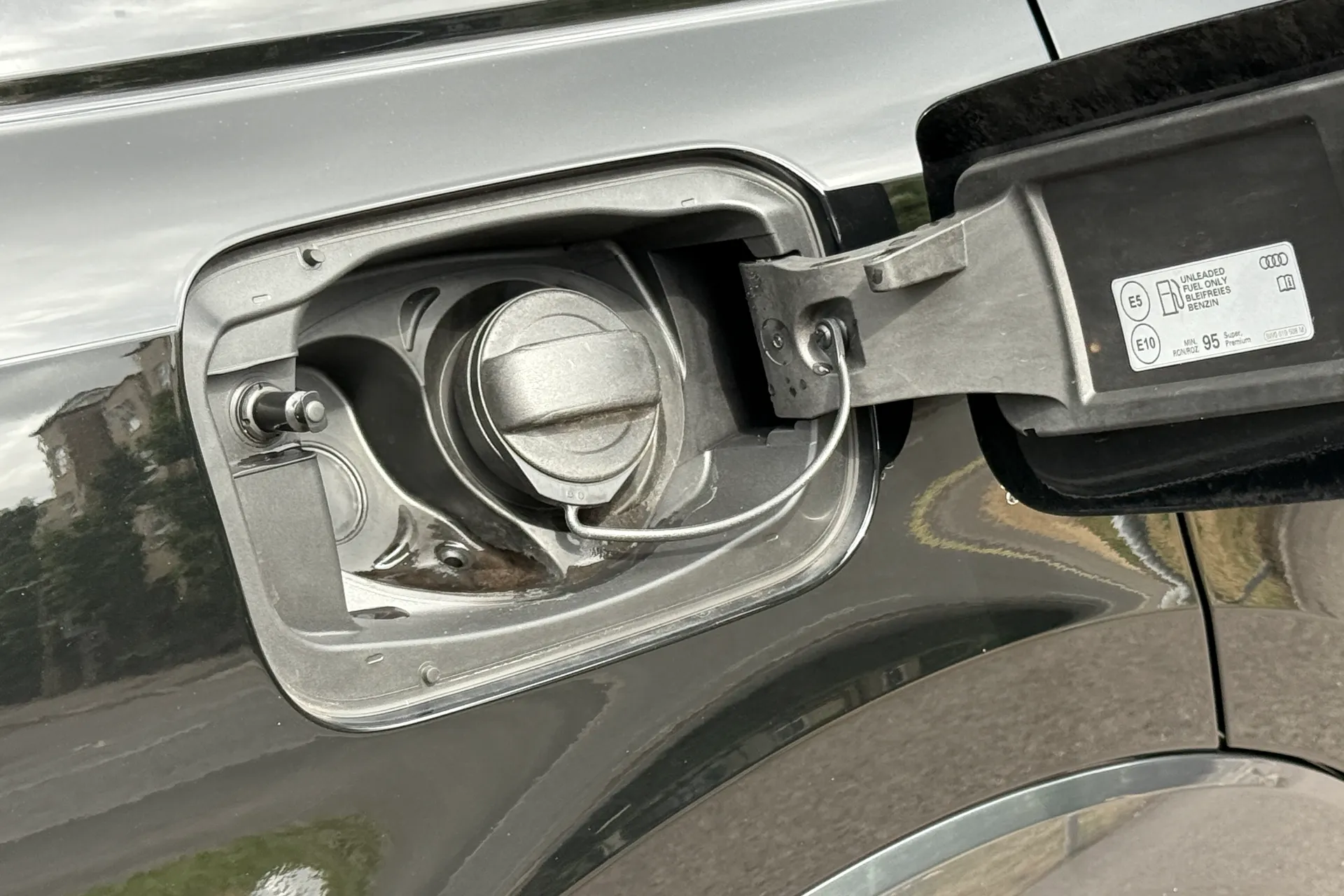 Audi Q3 thumbnail image number 10