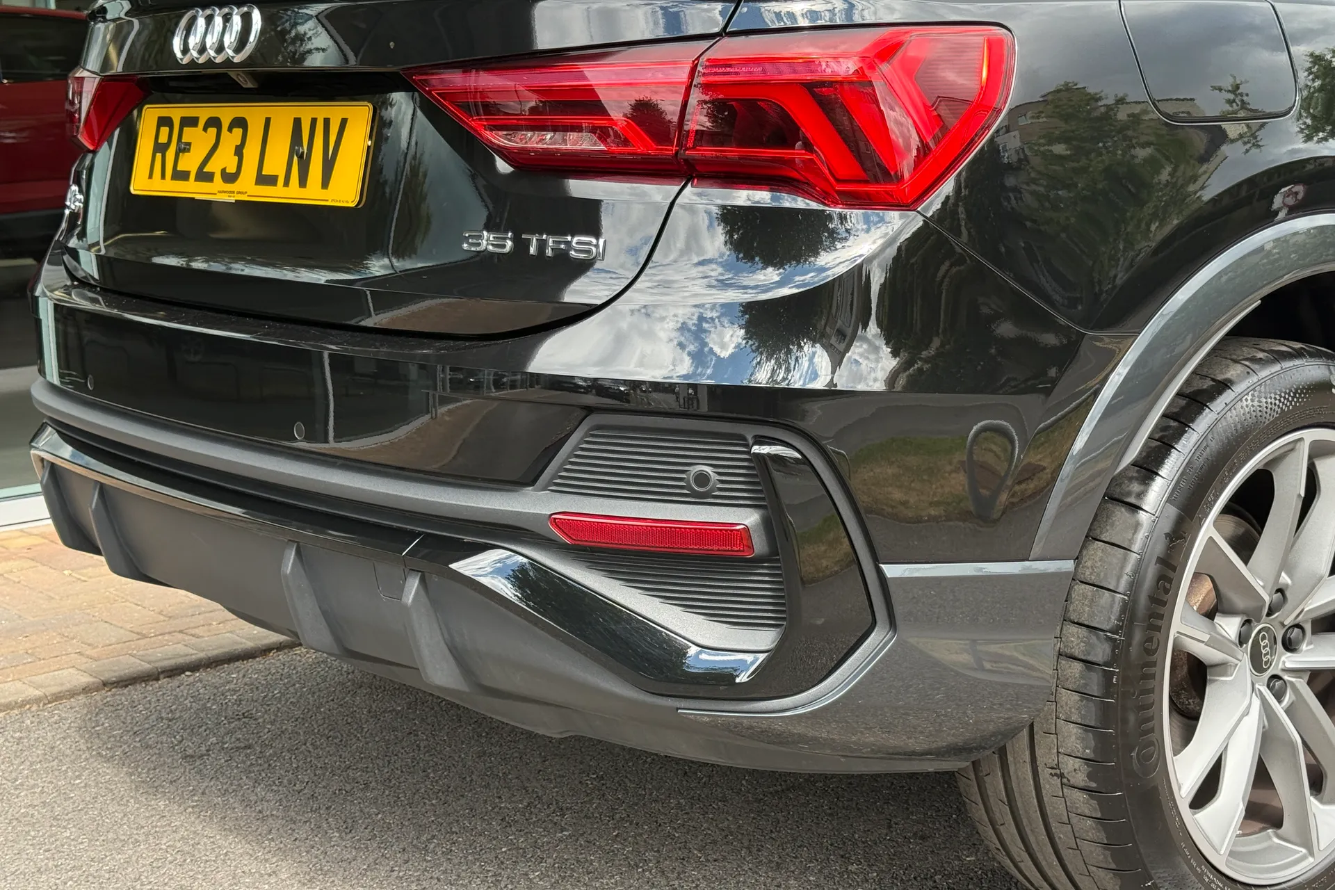 Audi Q3 thumbnail image number 13
