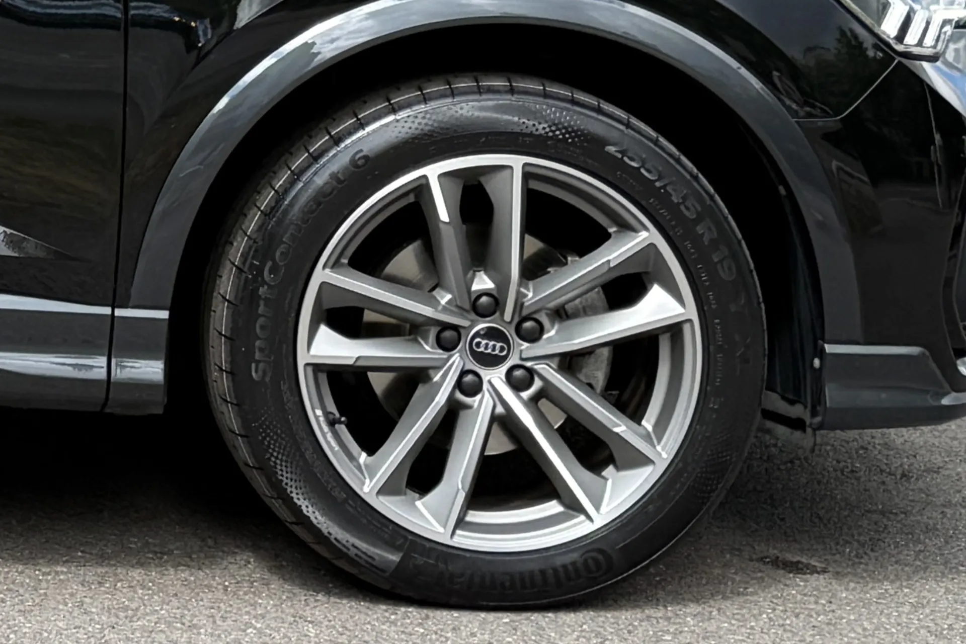 Audi Q3 thumbnail image number 6