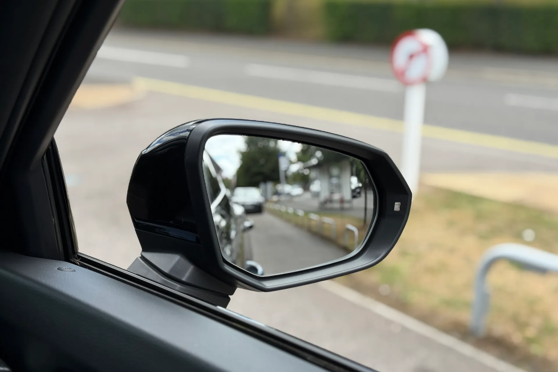 Audi Q3 thumbnail image number 49