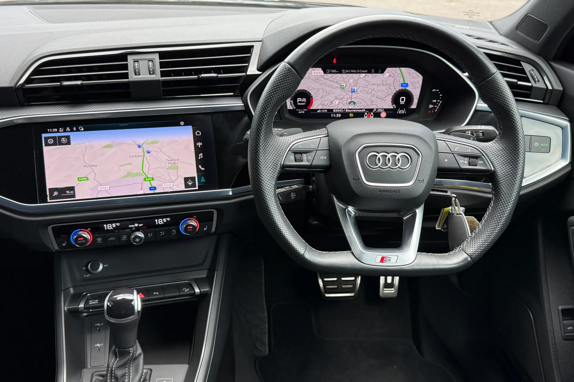 Audi Q3 thumbnail image number 39