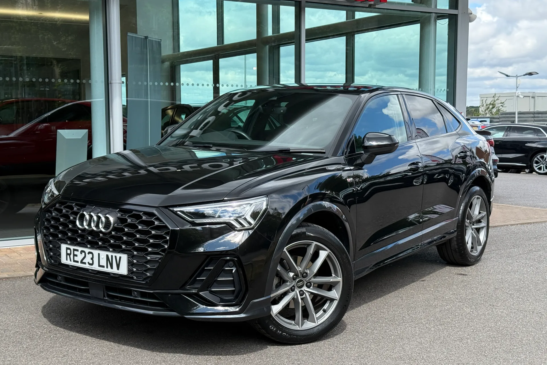 Audi Q3 thumbnail image number 7