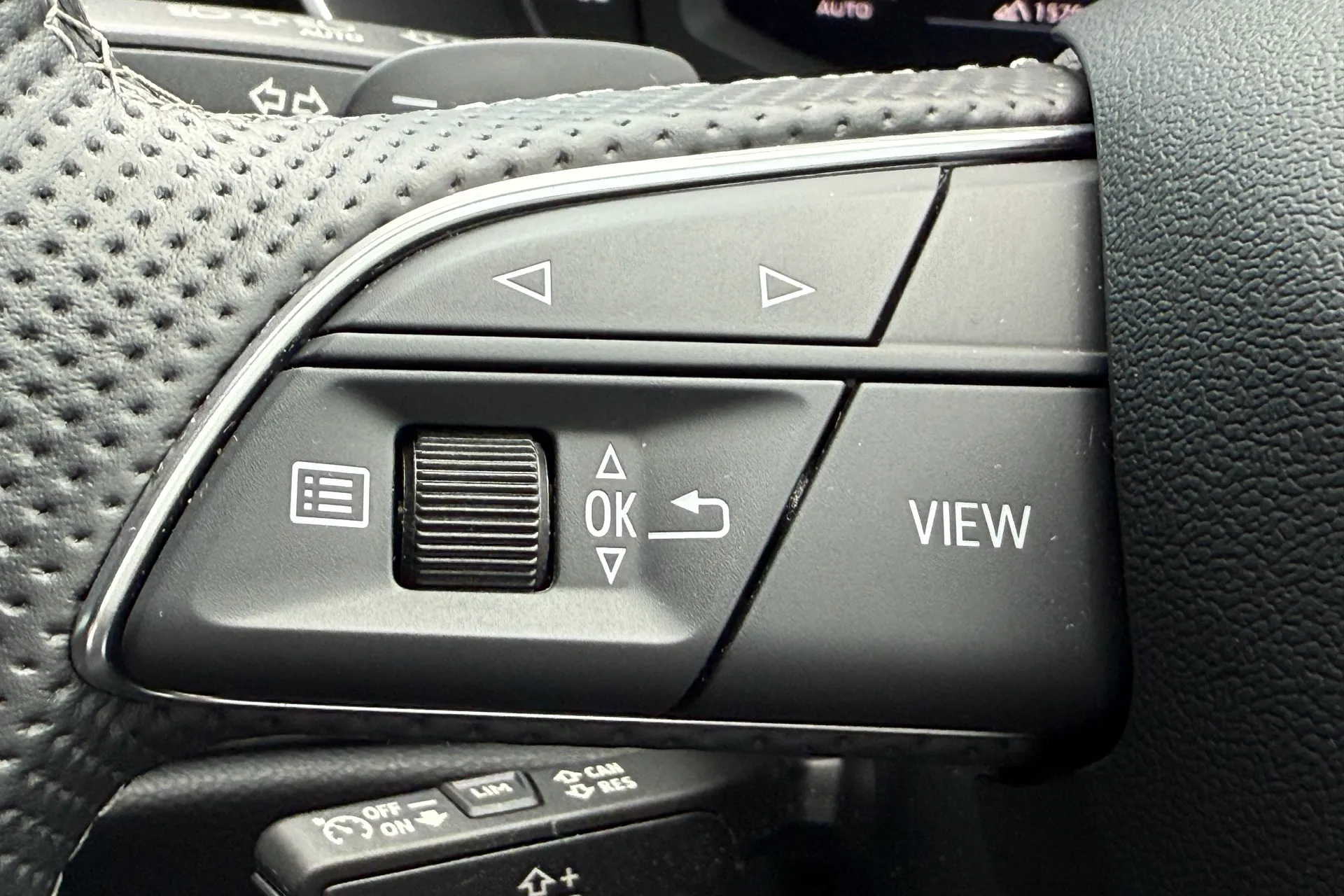 Audi Q3 thumbnail image number 47