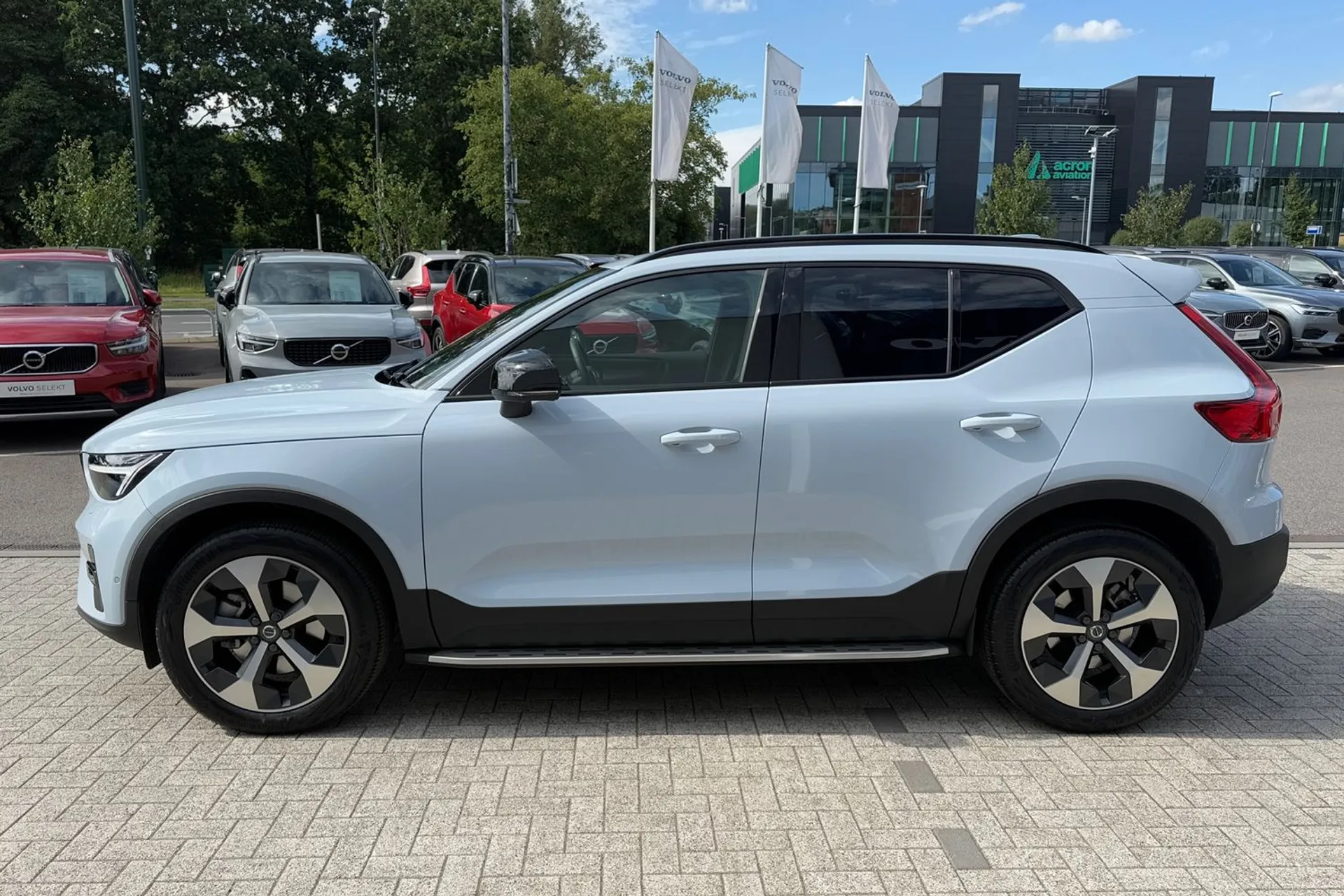 Volvo XC40 thumbnail image number 10
