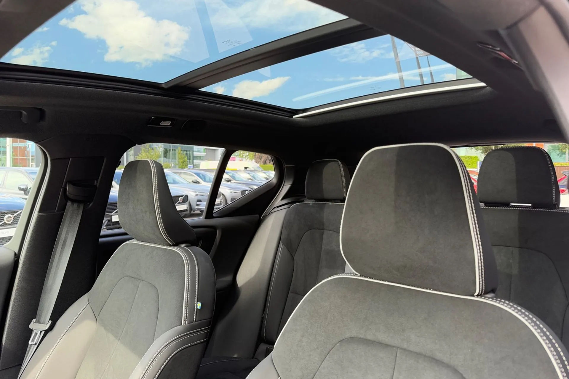 Volvo XC40 thumbnail image number 28