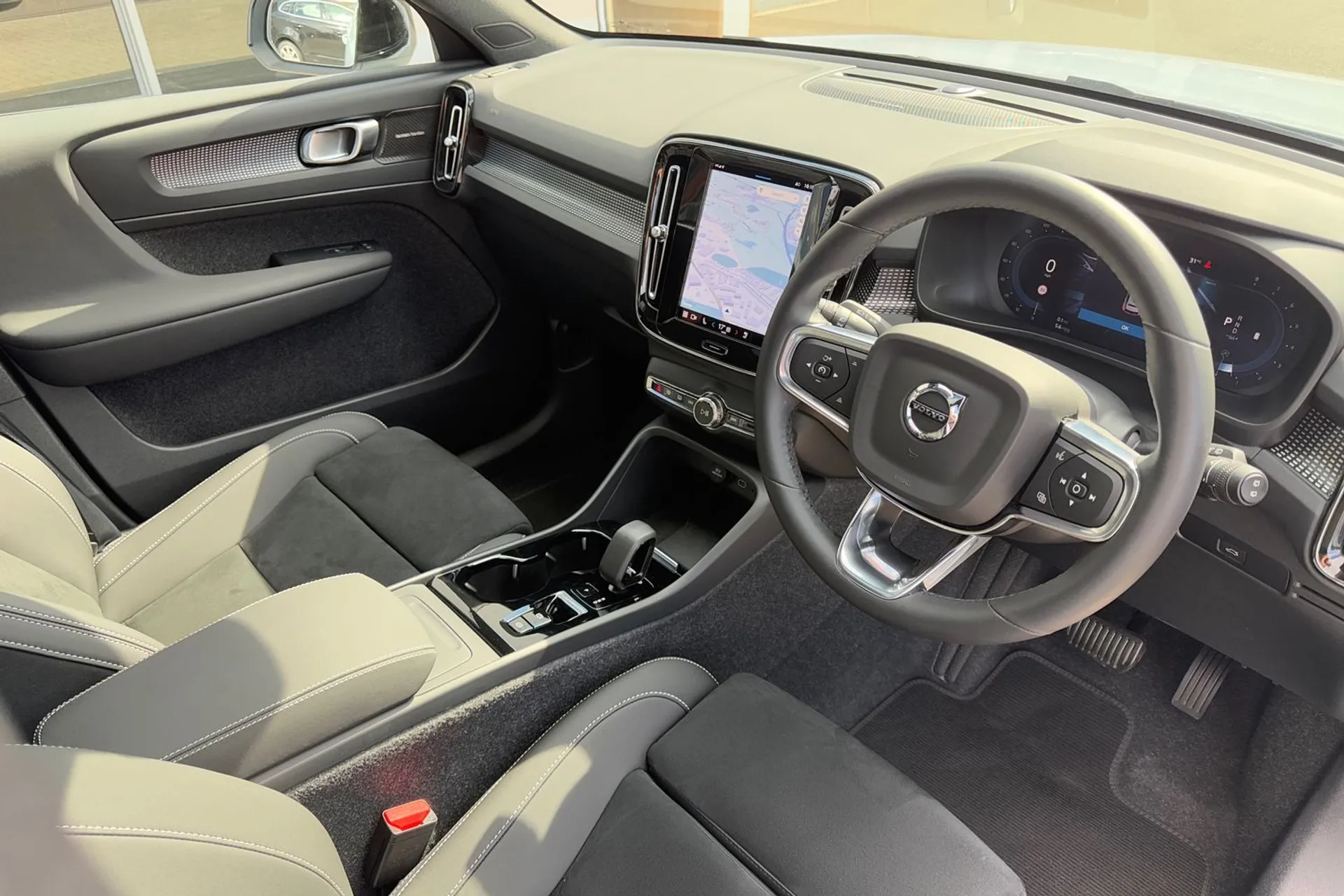 Volvo XC40 thumbnail image number 5