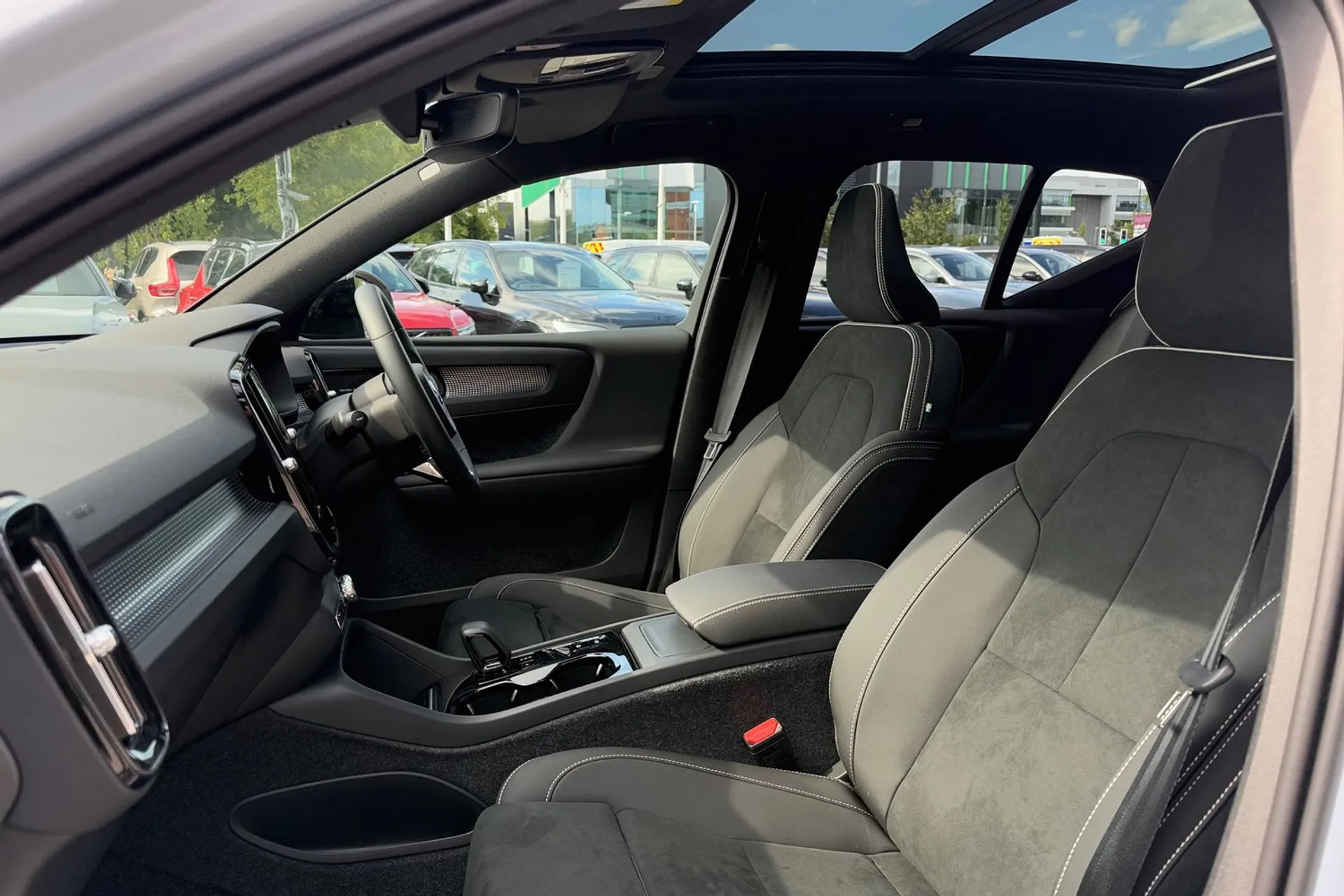 Volvo XC40 thumbnail image number 27