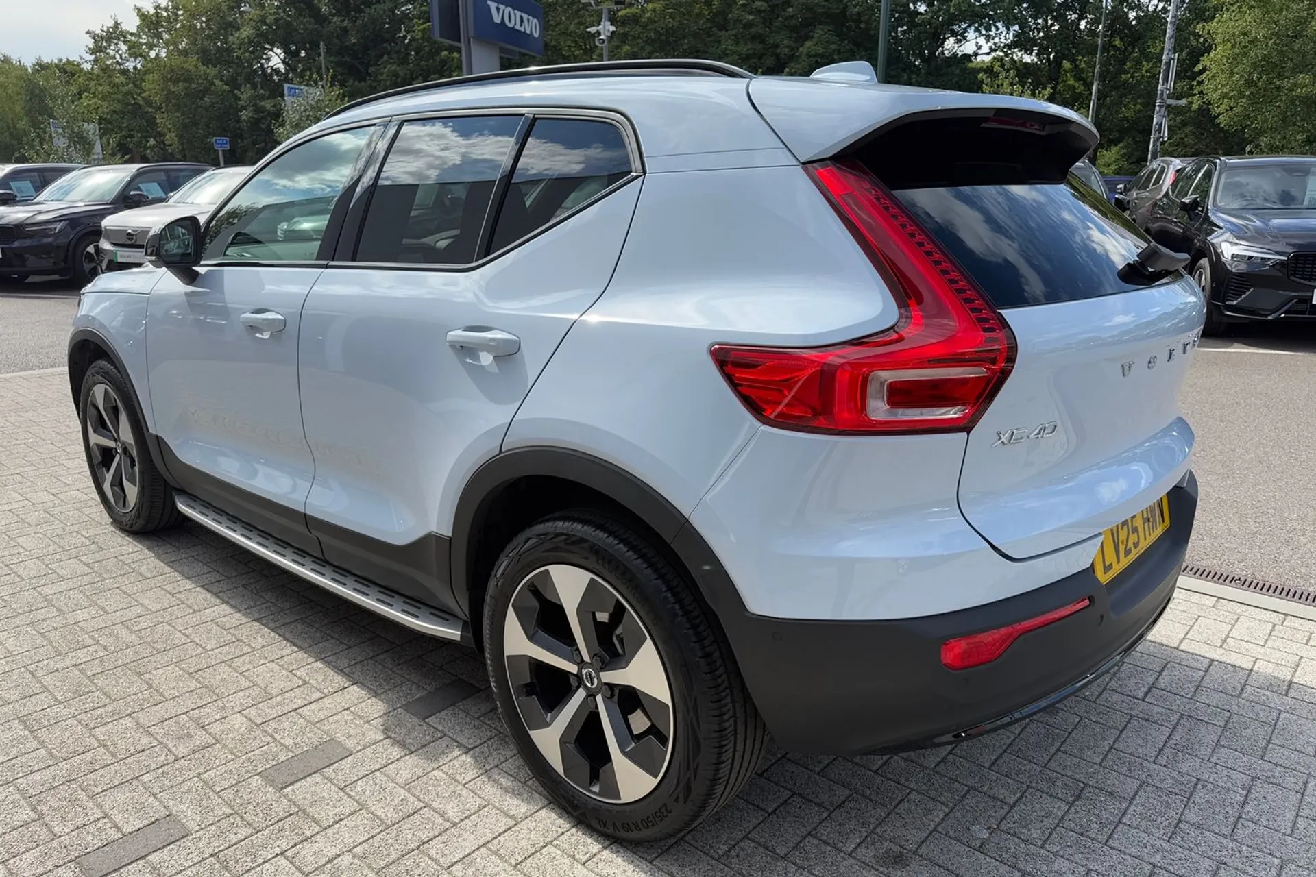 Volvo XC40 thumbnail image number 9